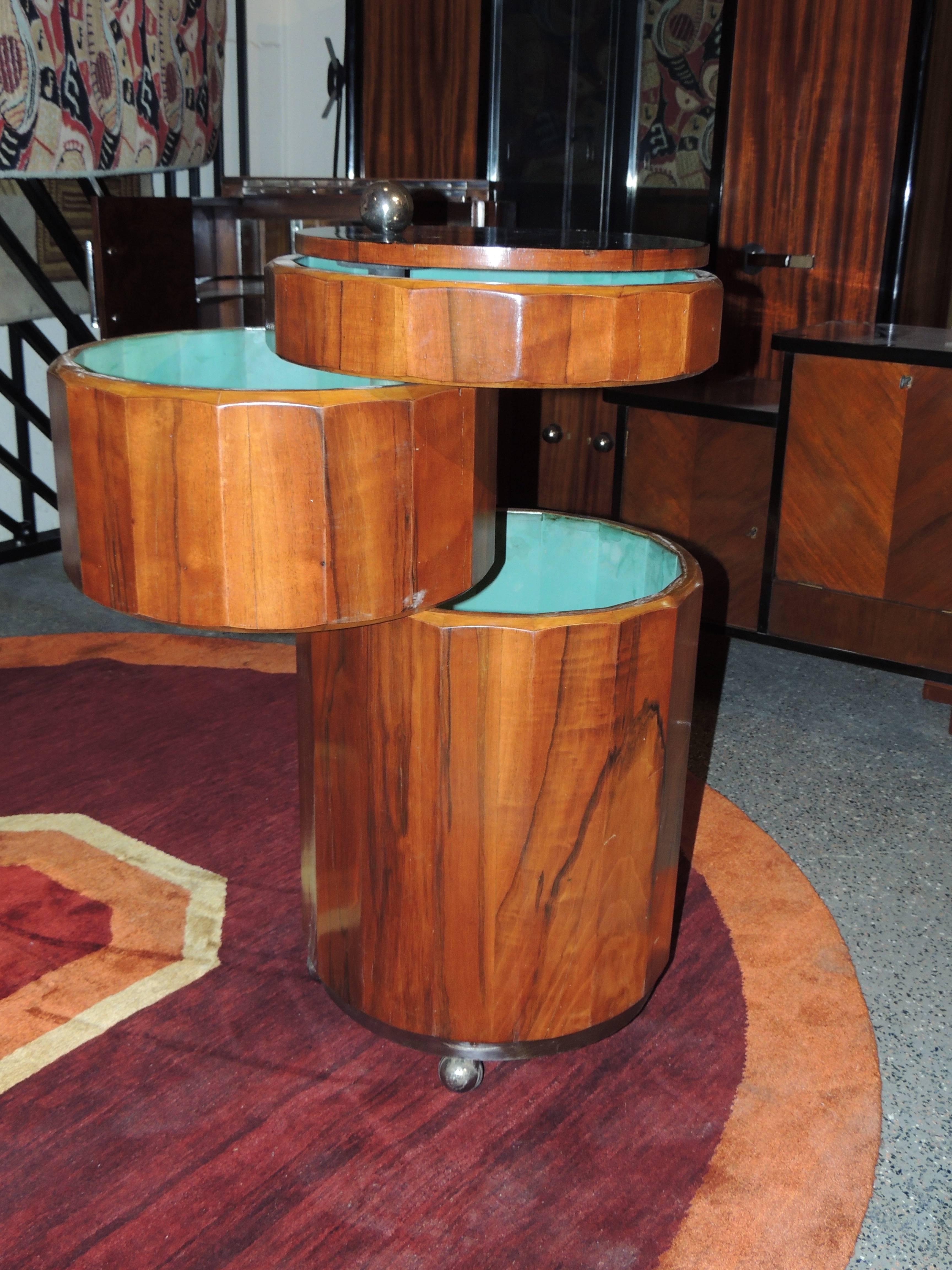 Fluted Art Deco Round Stack Bar Cart In Excellent Condition In Oakland, CA