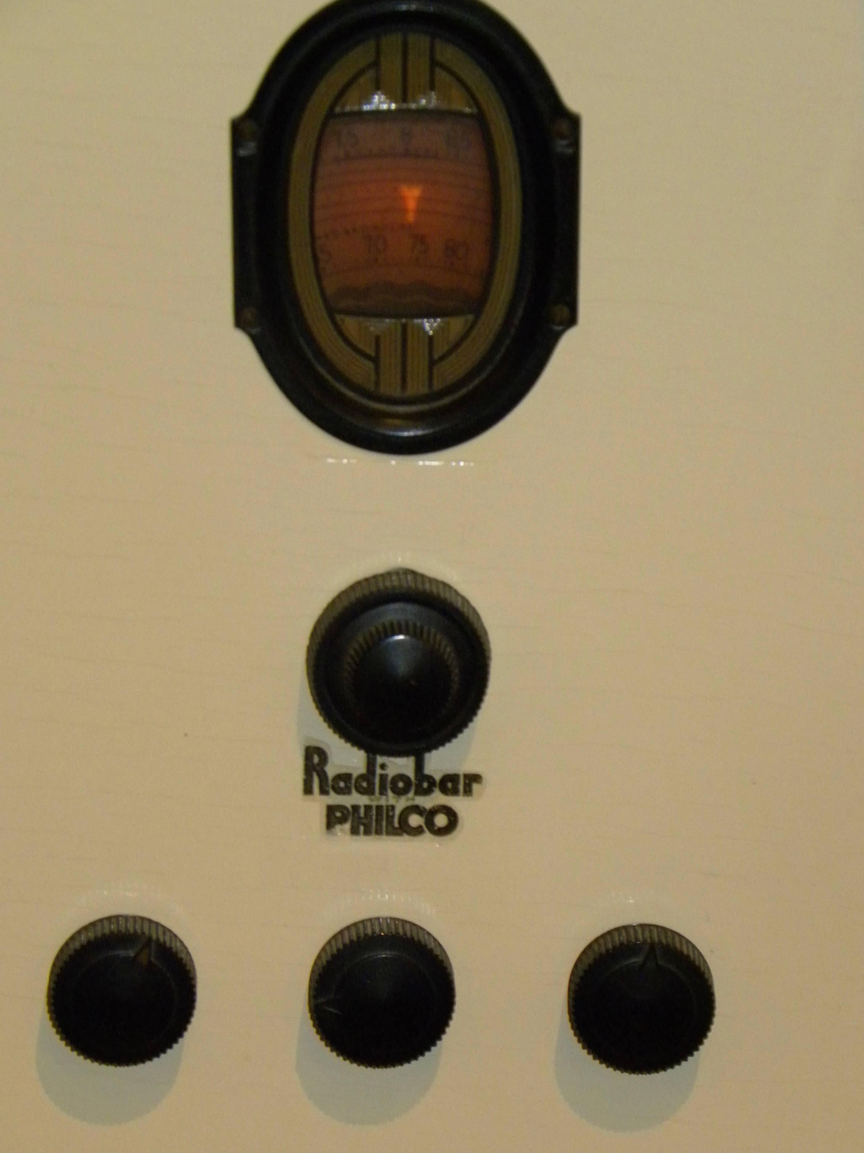 Metal Philco Art Deco Complete Radio Bar