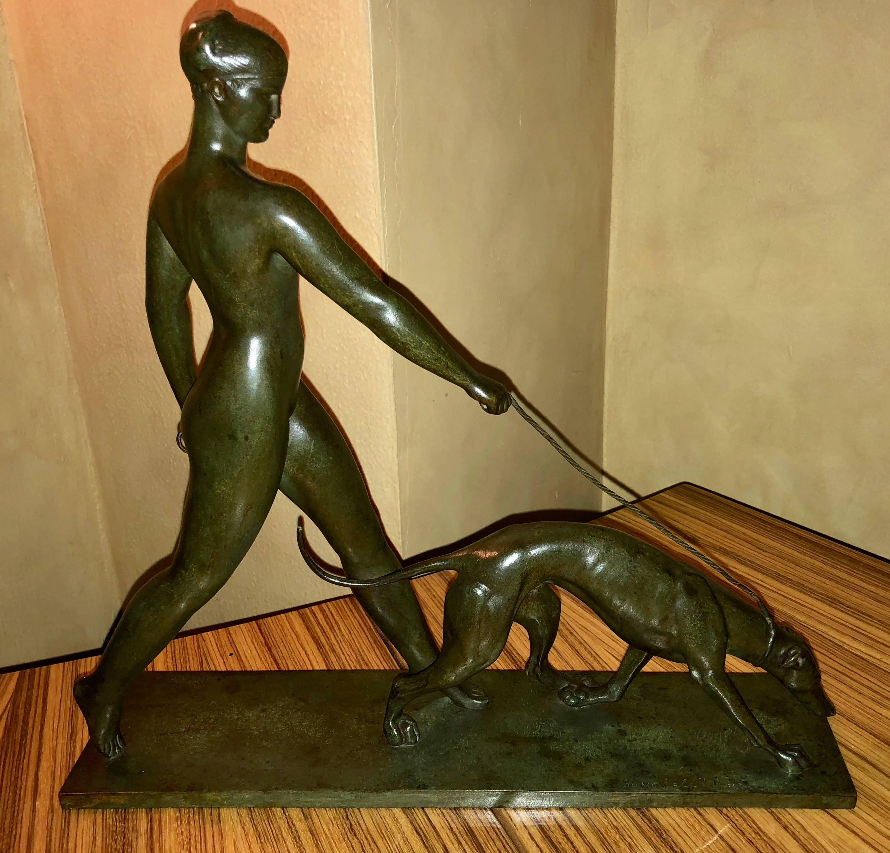 Français Sculpture Art déco de Raymond Leon Rivoire intitulée « Femme au Levrier »