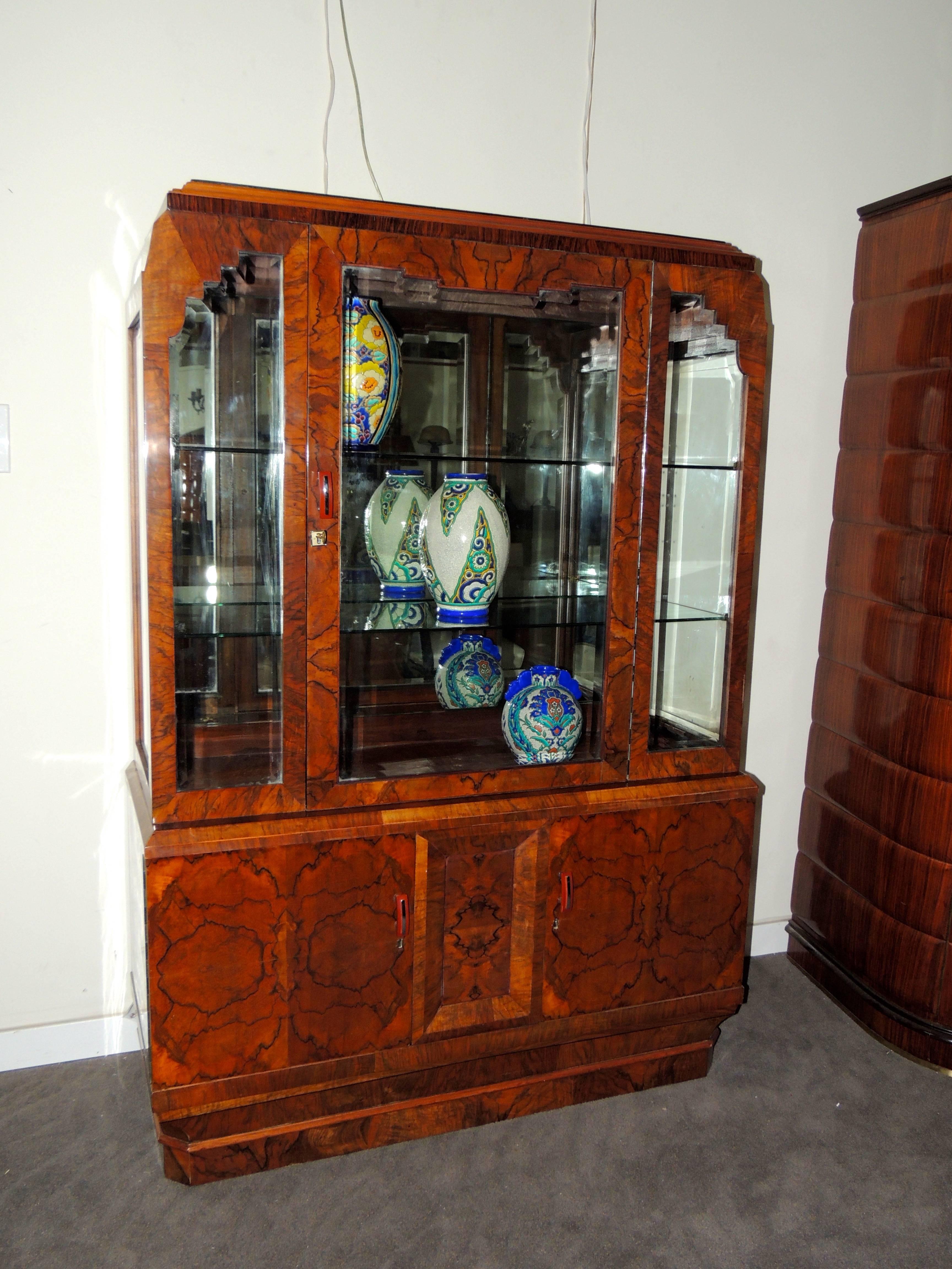 Book Match Veneer Vitrine, Art Deco In Good Condition For Sale In Oakland, CA