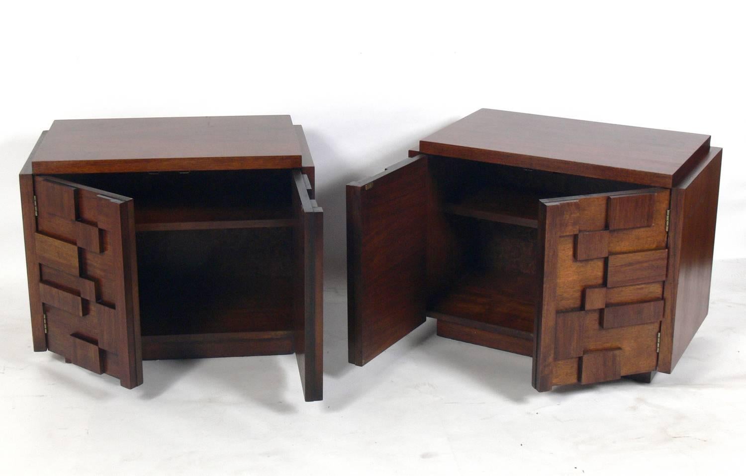 Mid-Century Modern Pair of Sculptural Walnut Nightstands or End Tables
