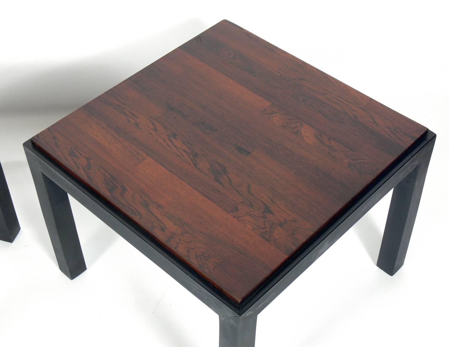 American Pair of Rosewood and Black Lacquer End Tables by Milo Baughman For Sale