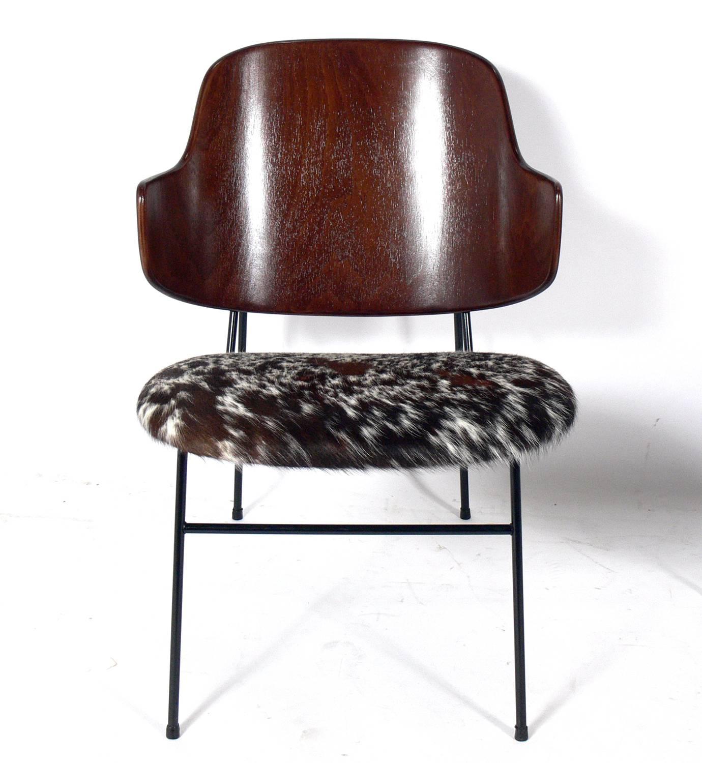 Danish Modern Cowhide Lounge Chairs by Ib Kofod-Larsen In Excellent Condition In Atlanta, GA