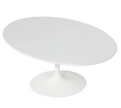 Table basse Tulipe ovale par Eero Saarinen pour Knoll