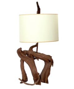 Sélection de lampes sculpturales en bois flotté