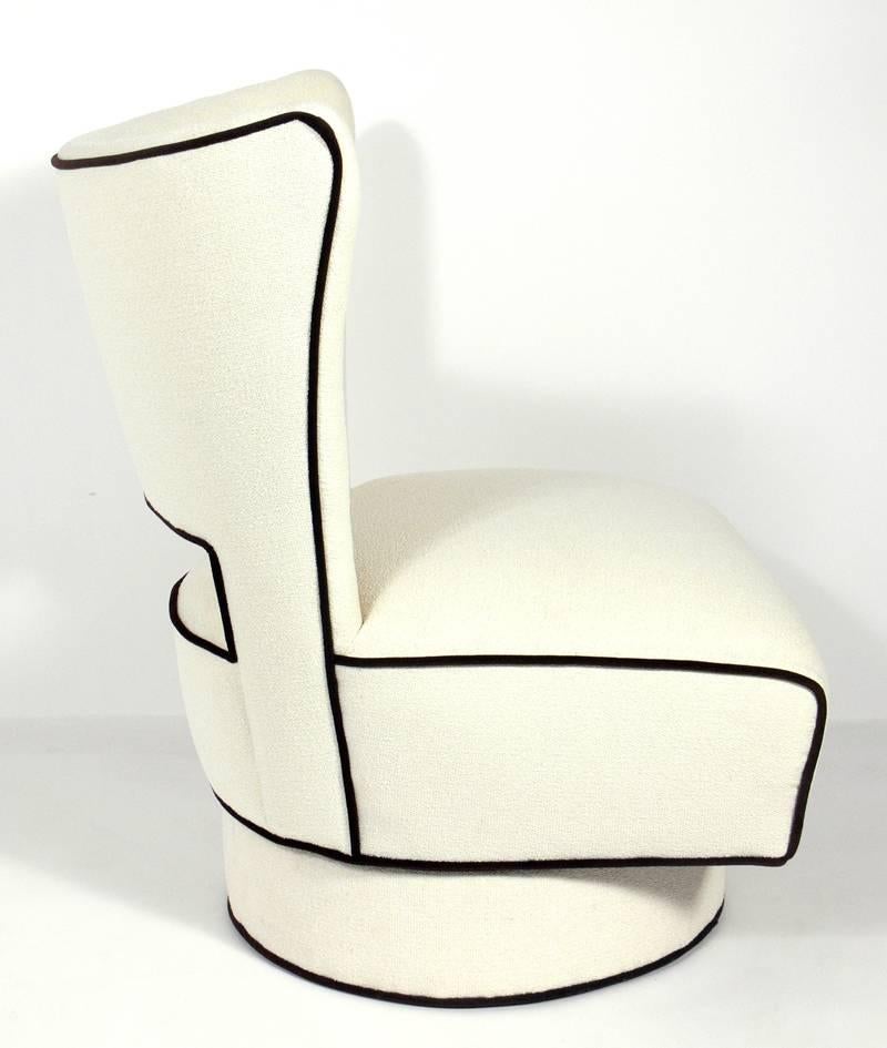 Mid-Century Modern Large Scale Modern Swivel Lounge Chair 