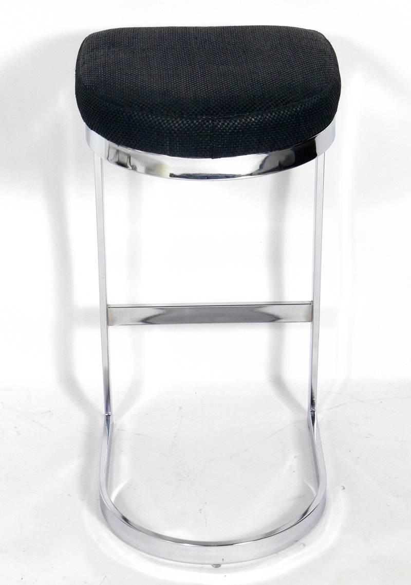 Set of Four Chrome Bar Stools in the Manner of Milo Baughman  In Good Condition In Atlanta, GA