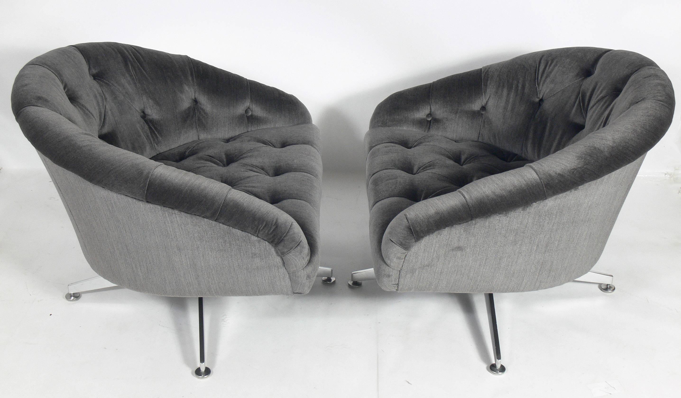 Mid-Century Modern Pair of Charcoal Gray Velvet Swivel Chairs Designed by Ward Bennett 