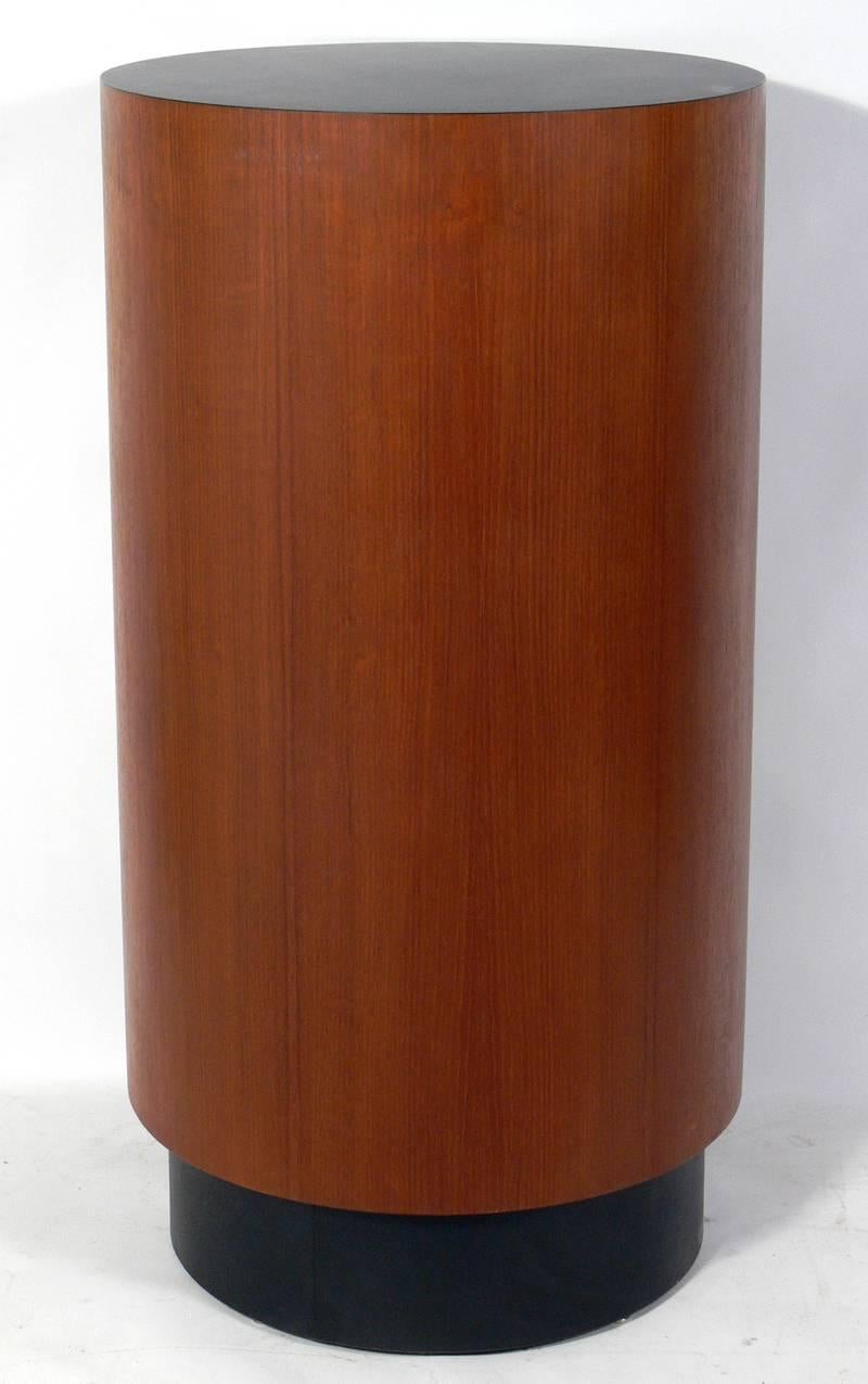 round bar cabinet