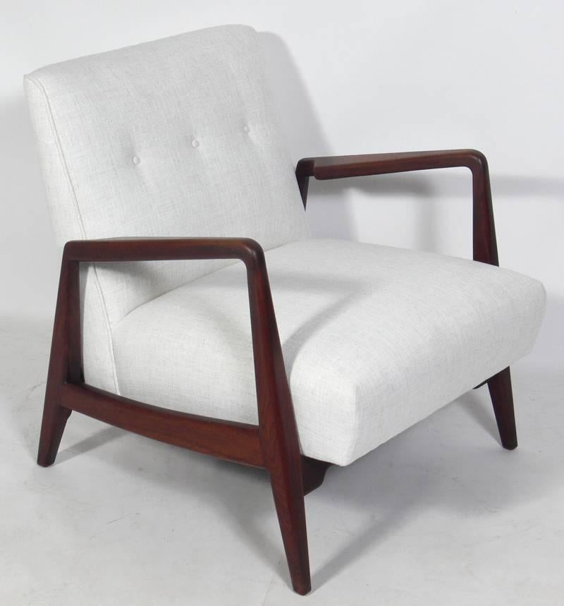 American Mid-Century Modern Walnut Lounge Chair by Jens Risom