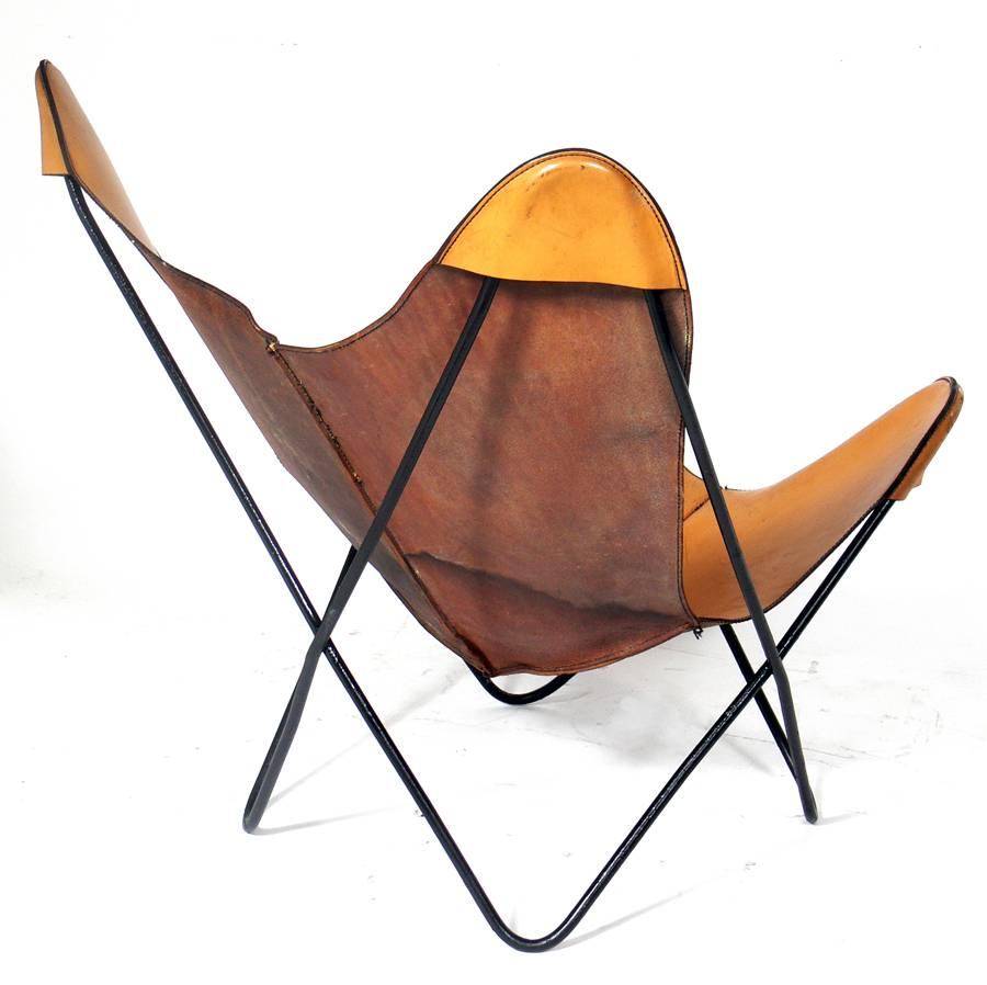 Sculptural Leather Sling Chair In Distressed Condition In Atlanta, GA