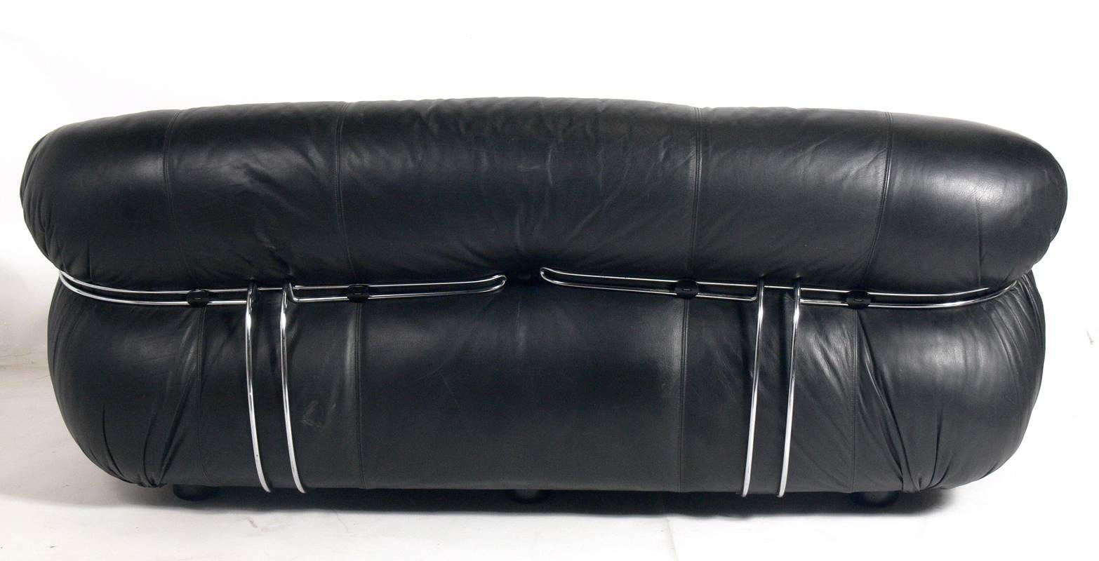 Mid-Century Modern Sculptural Black Leather Sofa by Afra and Tobia Scarpa for Cassina