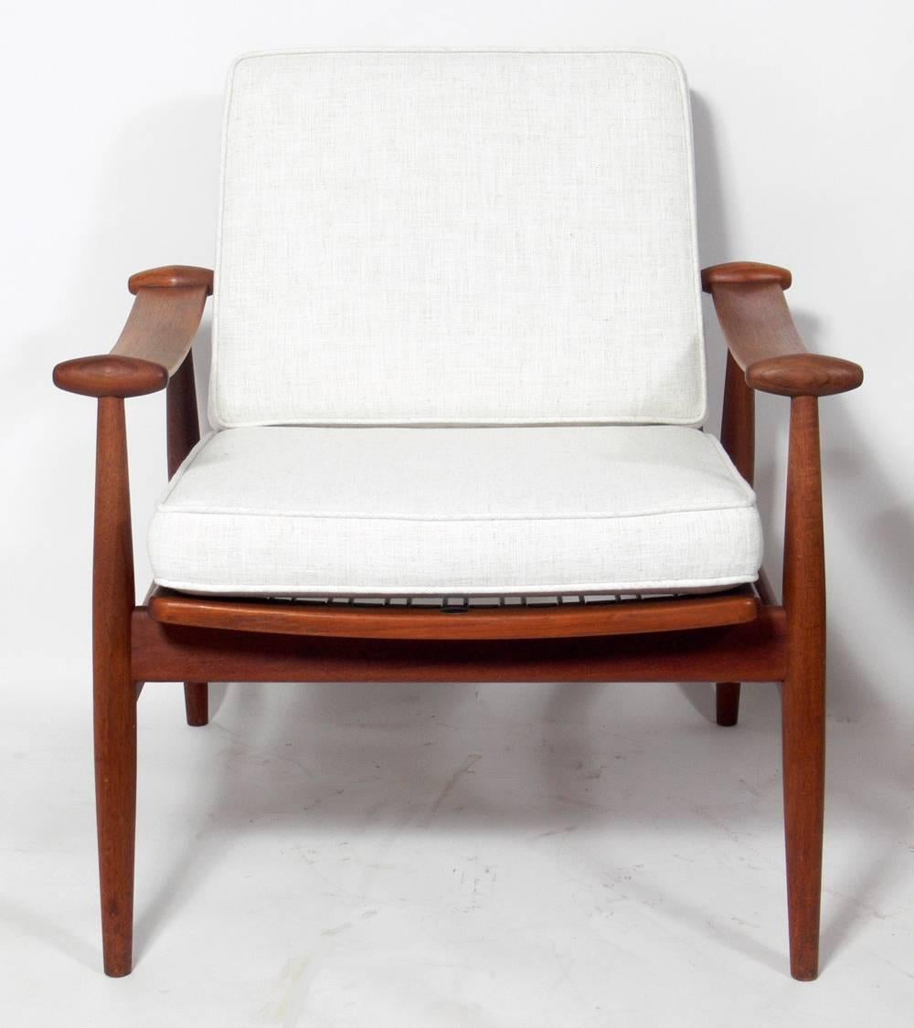 Mid-Century Modern Pair of Sculptural Danish Modern Spade Chairs Designed by Finn Juhl