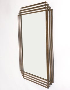Mehrschichtiger Spiegel mit Messingoptik, 44" H x 32" B, Mid-Century-Modern-Stil „Jere“