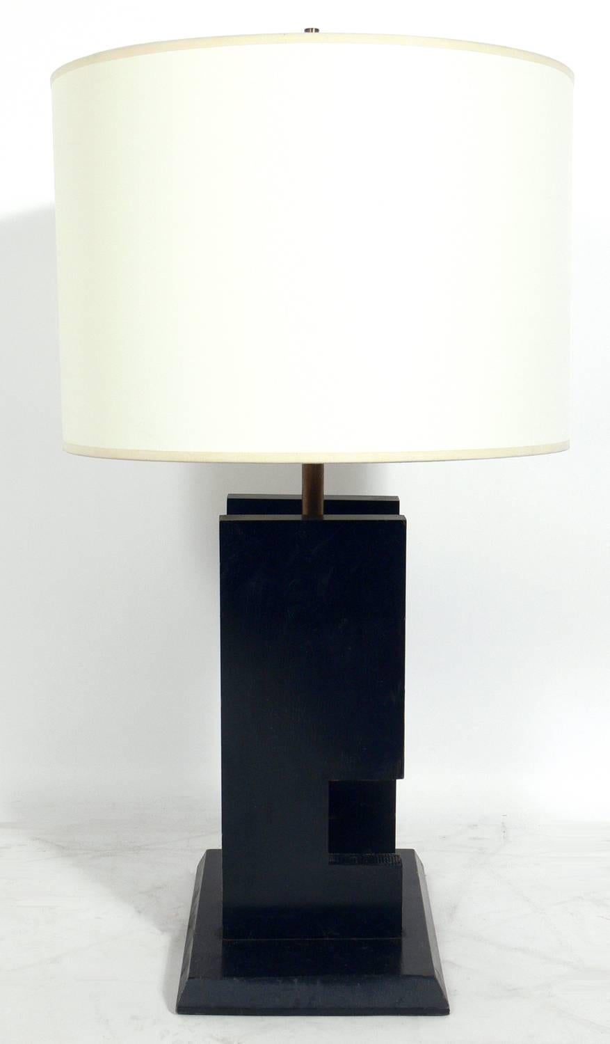 Mid-Century moderno Lampada scultorea geometrica nera in vendita
