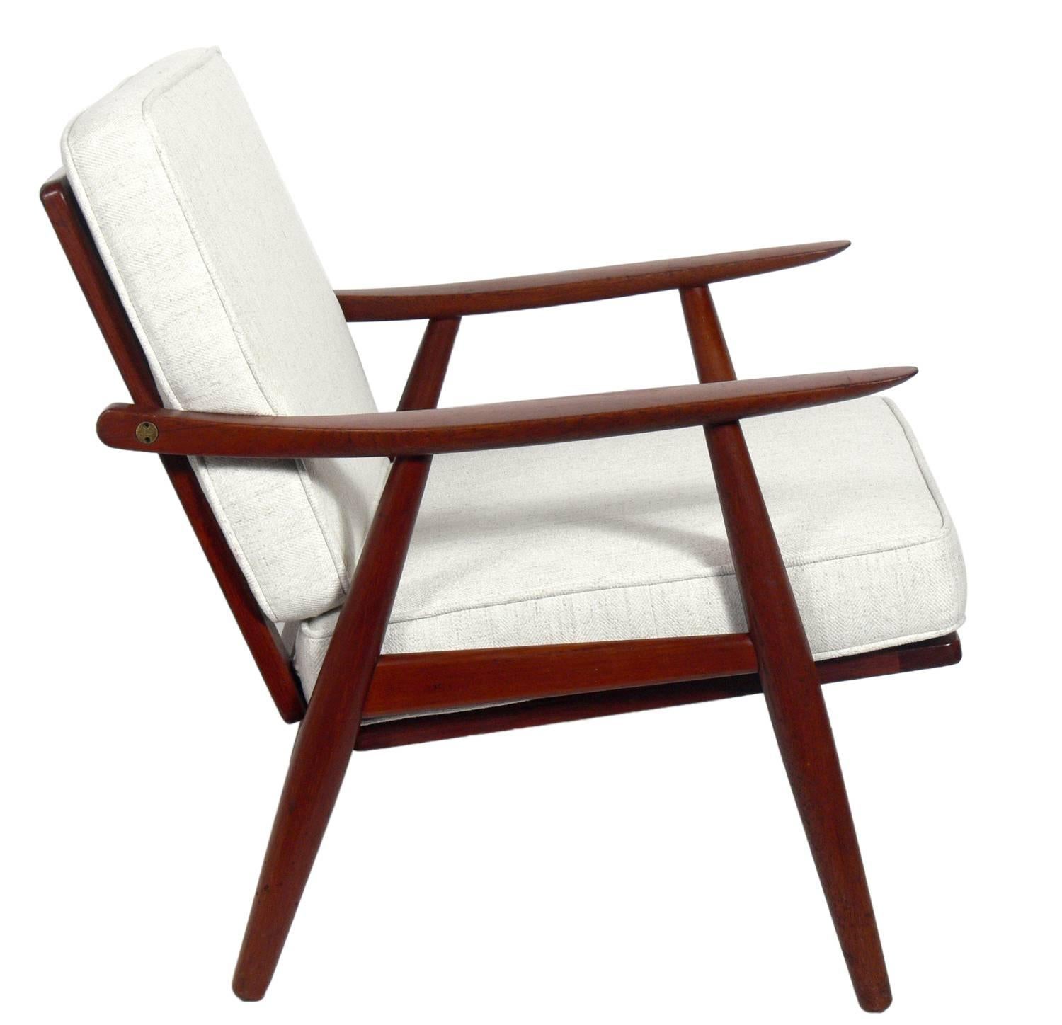 Mid-Century Modern Pair of Danish Modern Lounge Chairs by Hans Wegner