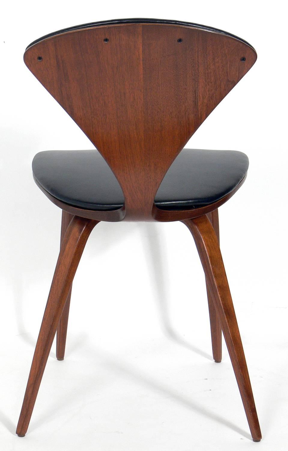 Mid-20th Century Set of 12 Sculptural Dining Chairs by Norman Cherner for Plycraft