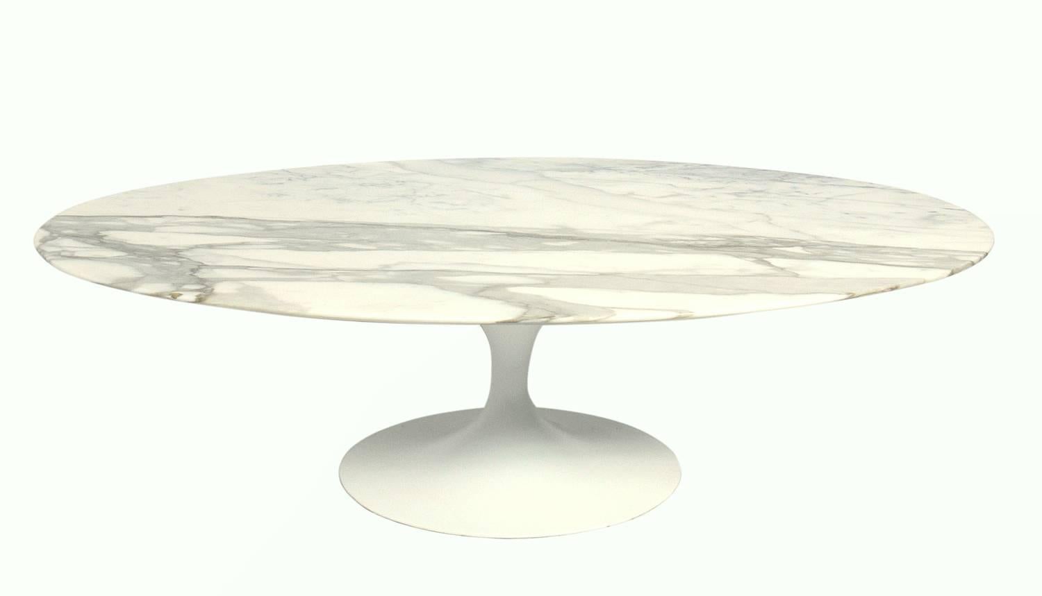 Oval marble-top tulip coffee table, designed by Eero Saarinen for Knoll, American, circa 1960s.