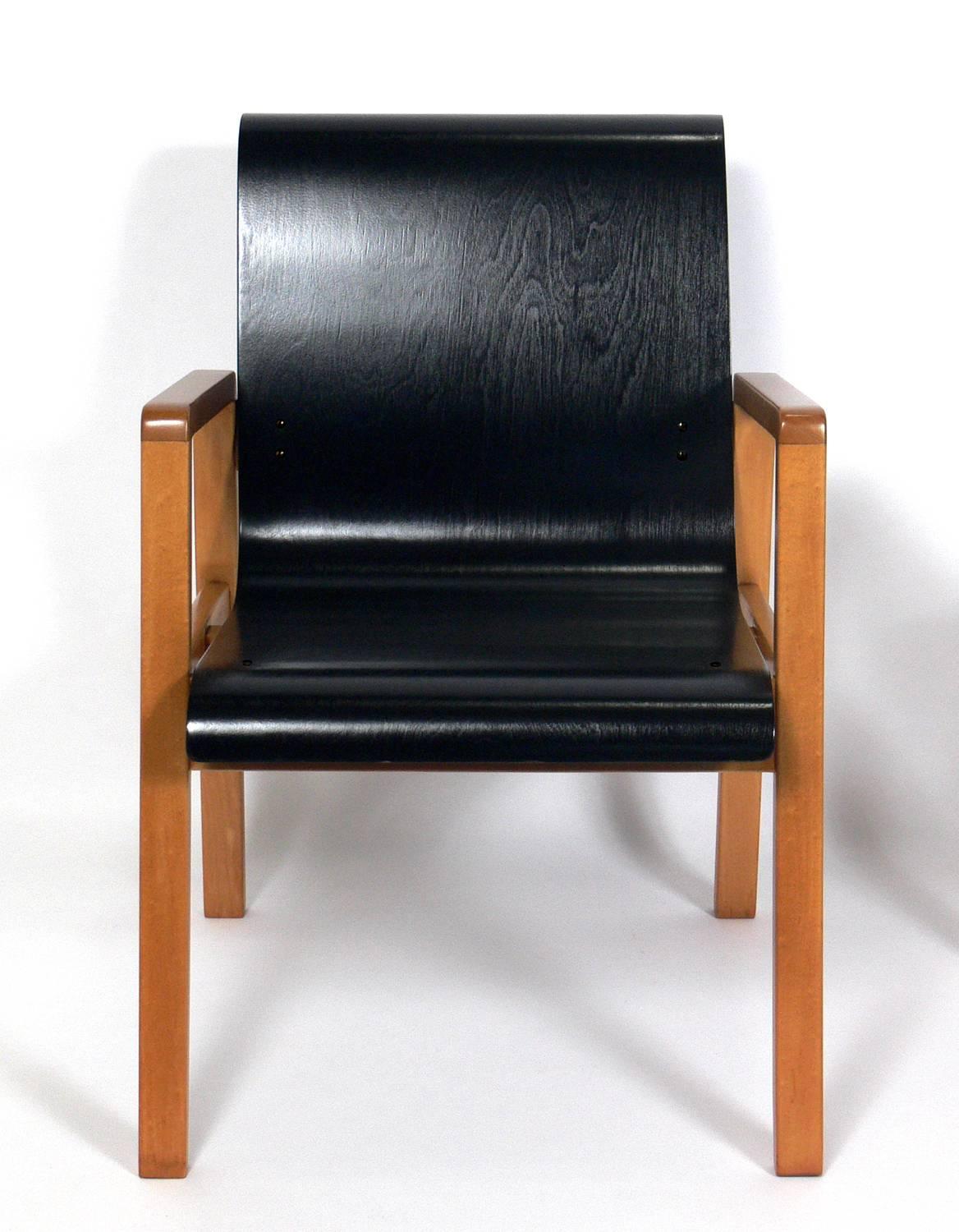 Mid-Century Modern Pair of Bentwood Modern Lounge Chairs Designed by Alvar Aalto, circa 1940s