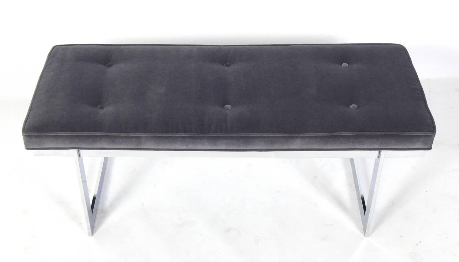 Mid-Century Modern Clean Lined Chrome Bench in the Manner of Milo Baughman