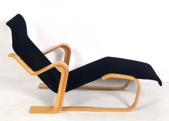 Sculptural Bentwood Chaise Longue by Marcel Breuer