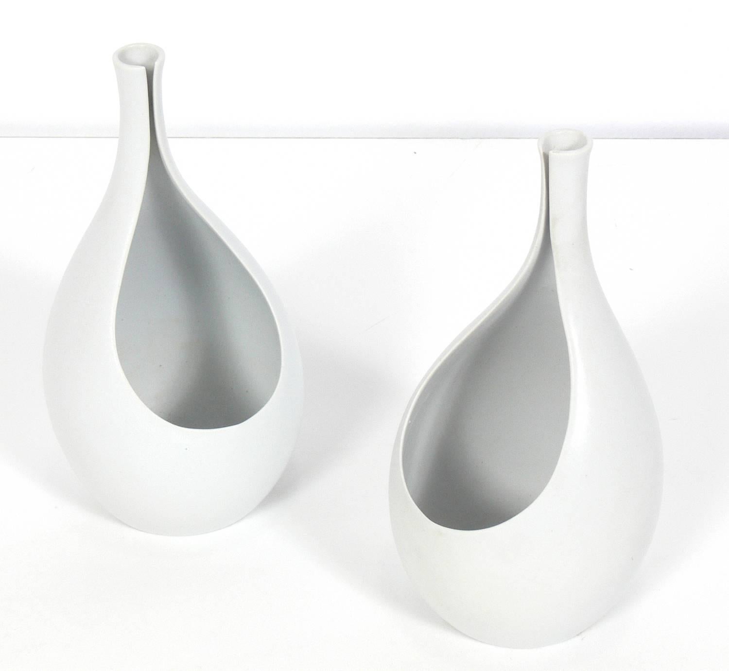 Glazed Group of Fourteen Sculptural White Veckla Pottery Pieces by Stig Lindberg For Sale