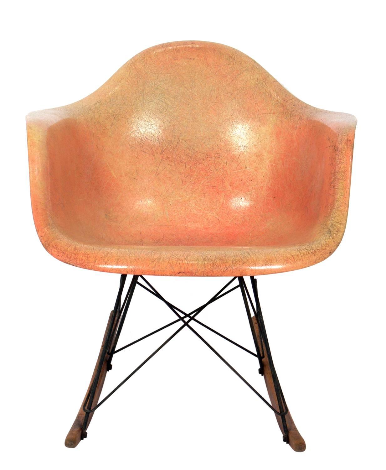 Early all original rope edge rocker, designed by Charles Eames for Zenith Products, pre Herman Miller production, circa early 1950s. If you're a purest looking for an all original Eames rocker straight out of the estate of it's original owner, this