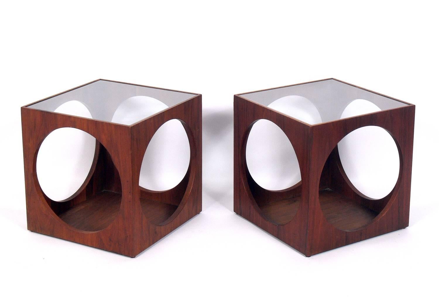 Pair of Mid-Century walnut cube tables, American, circa 1960s. They are a versatile size and can be used as side or end tables, or as nightstands. These tables are currently being refinished and can be completed in your choice of color. The price