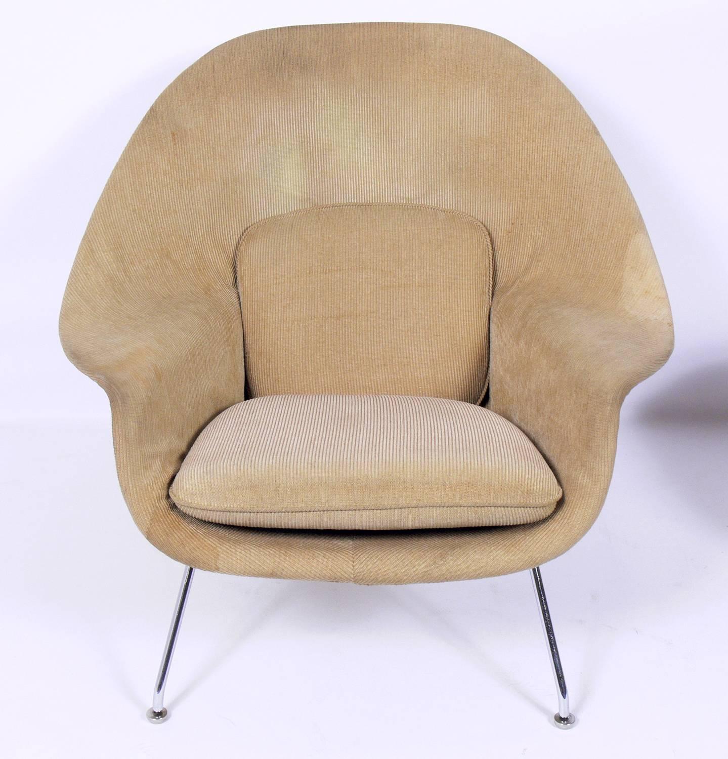 Mid-Century Modern Womb Chair and Ottoman by Eero Saarinen for Knoll