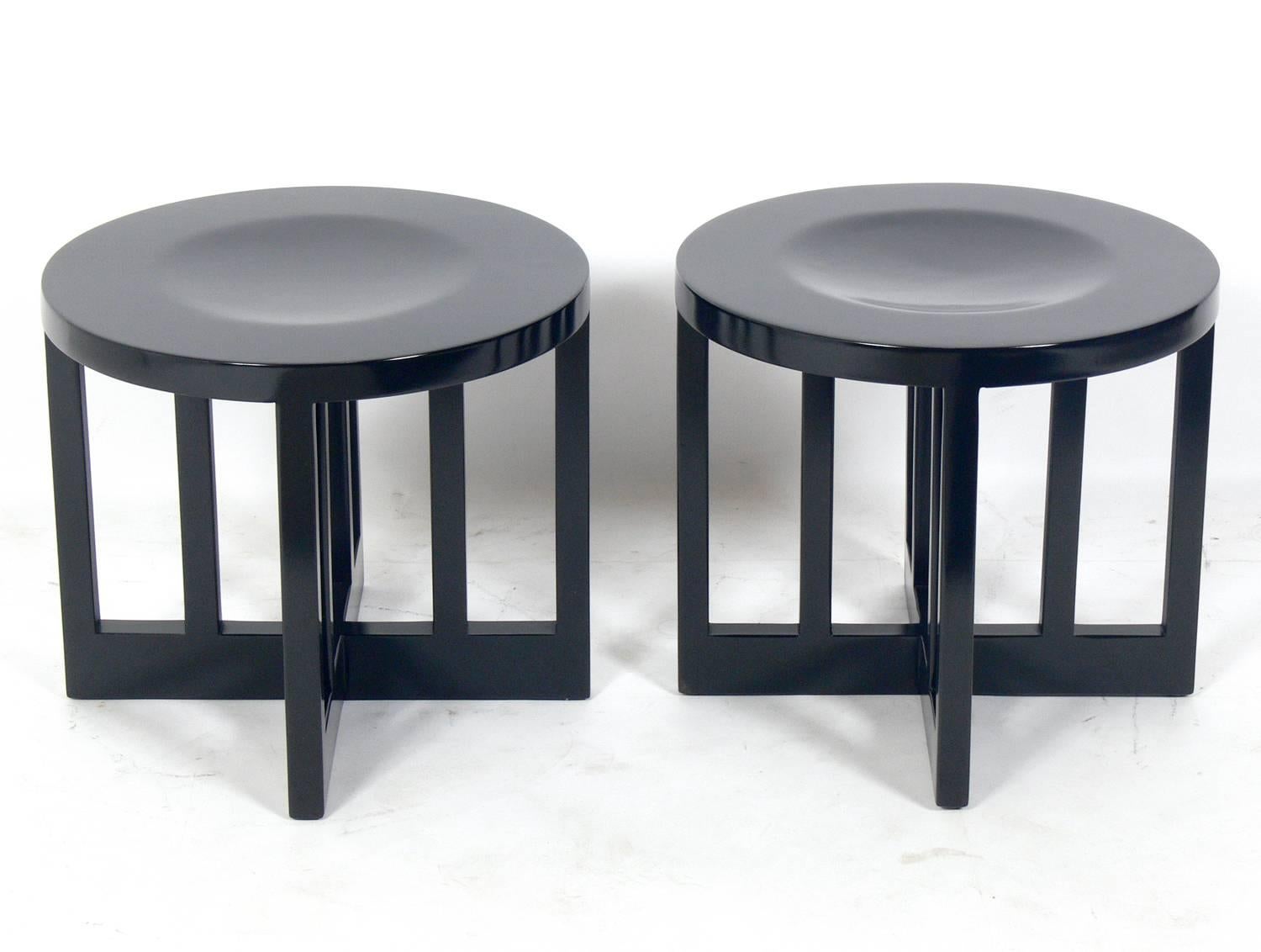 Pair of architectural stools by Richard Meier for Knoll, American, circa 1980s. They are a versatile size and can be used as stools or end or side tables.
