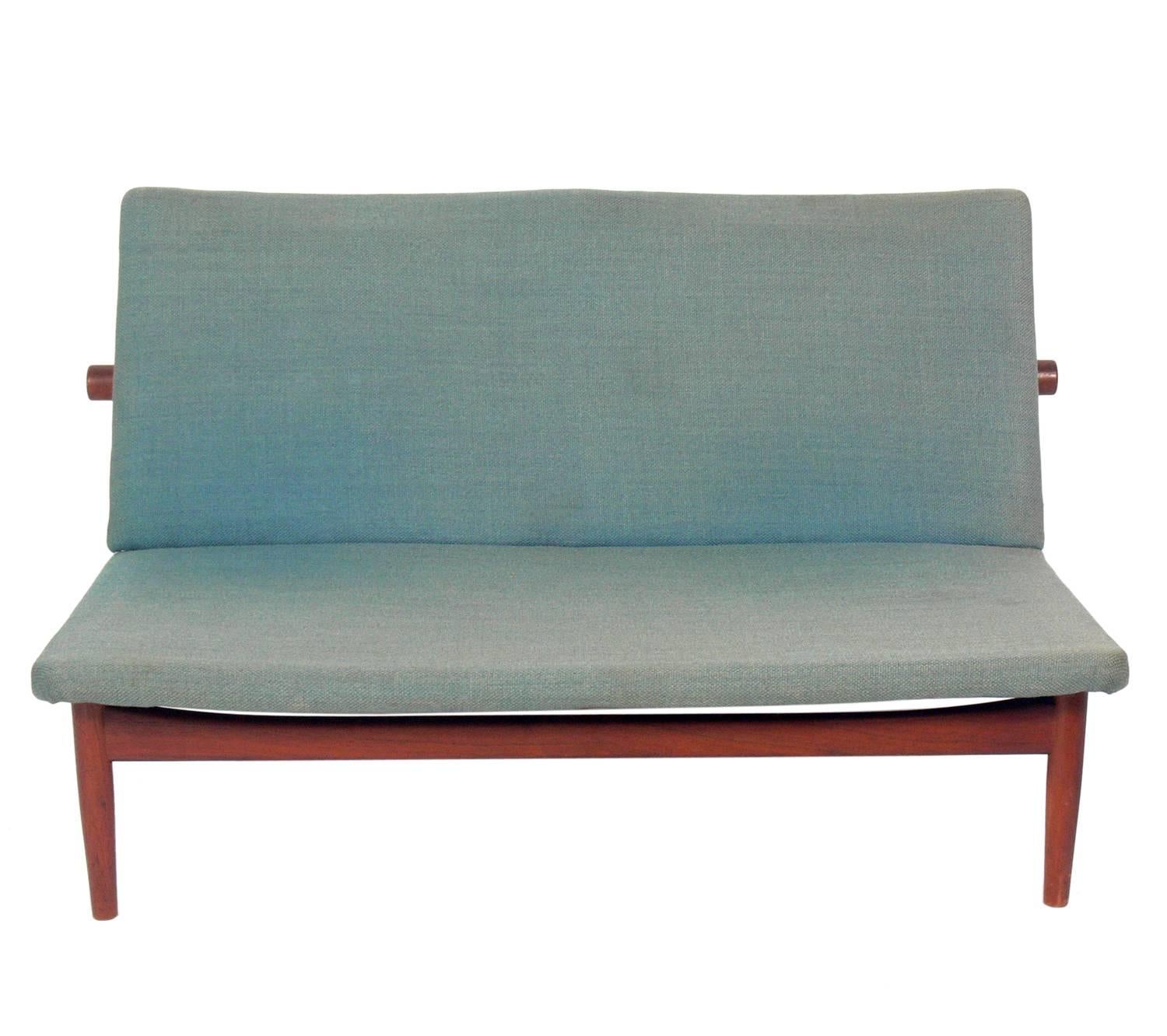 Danish Modern Settee by Finn Juhl In Good Condition In Atlanta, GA