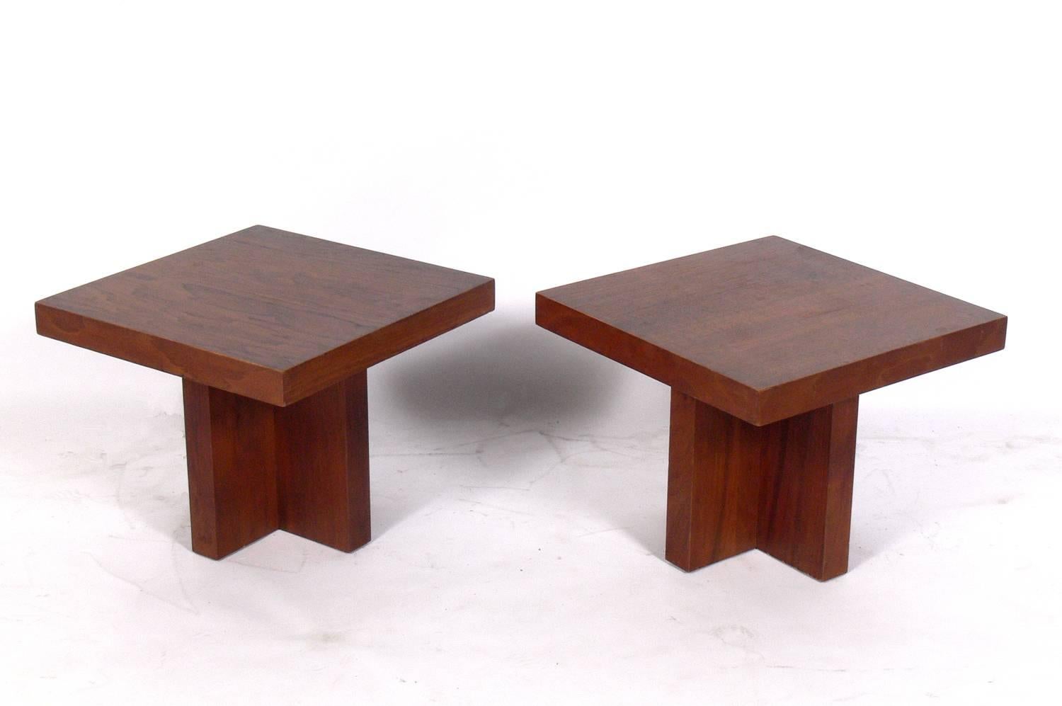 Mid-Century Modern Pair of Clean Lined Walnut End Tables by Milo Baughman