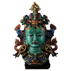 Asiatische Vintage Tara-Maske in Grün lackiertem Lack, farbig bemalt