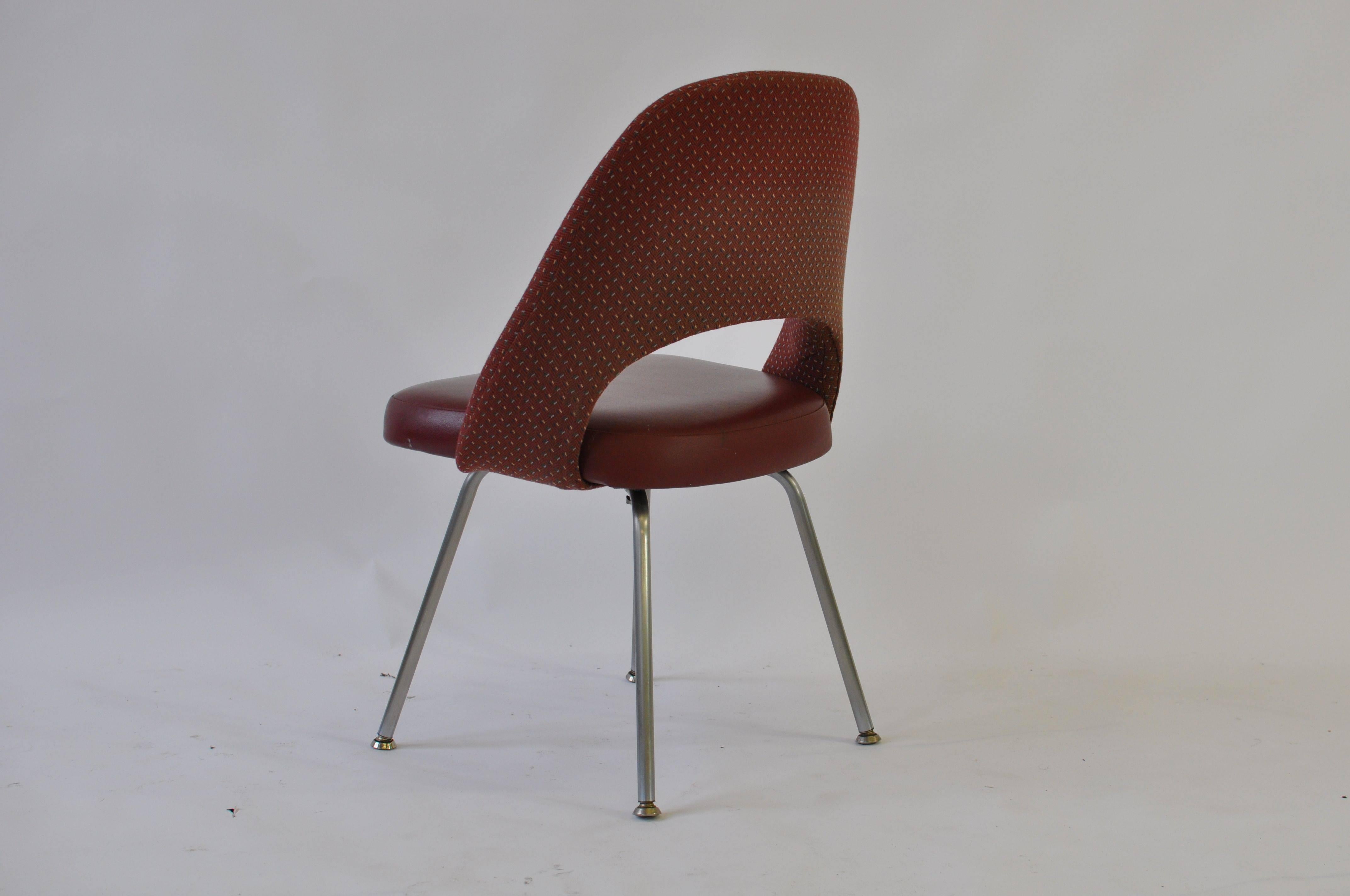 Set of Ten Vintage Eero Saarinen Chairs for Knoll In Good Condition For Sale In Turners Falls, MA