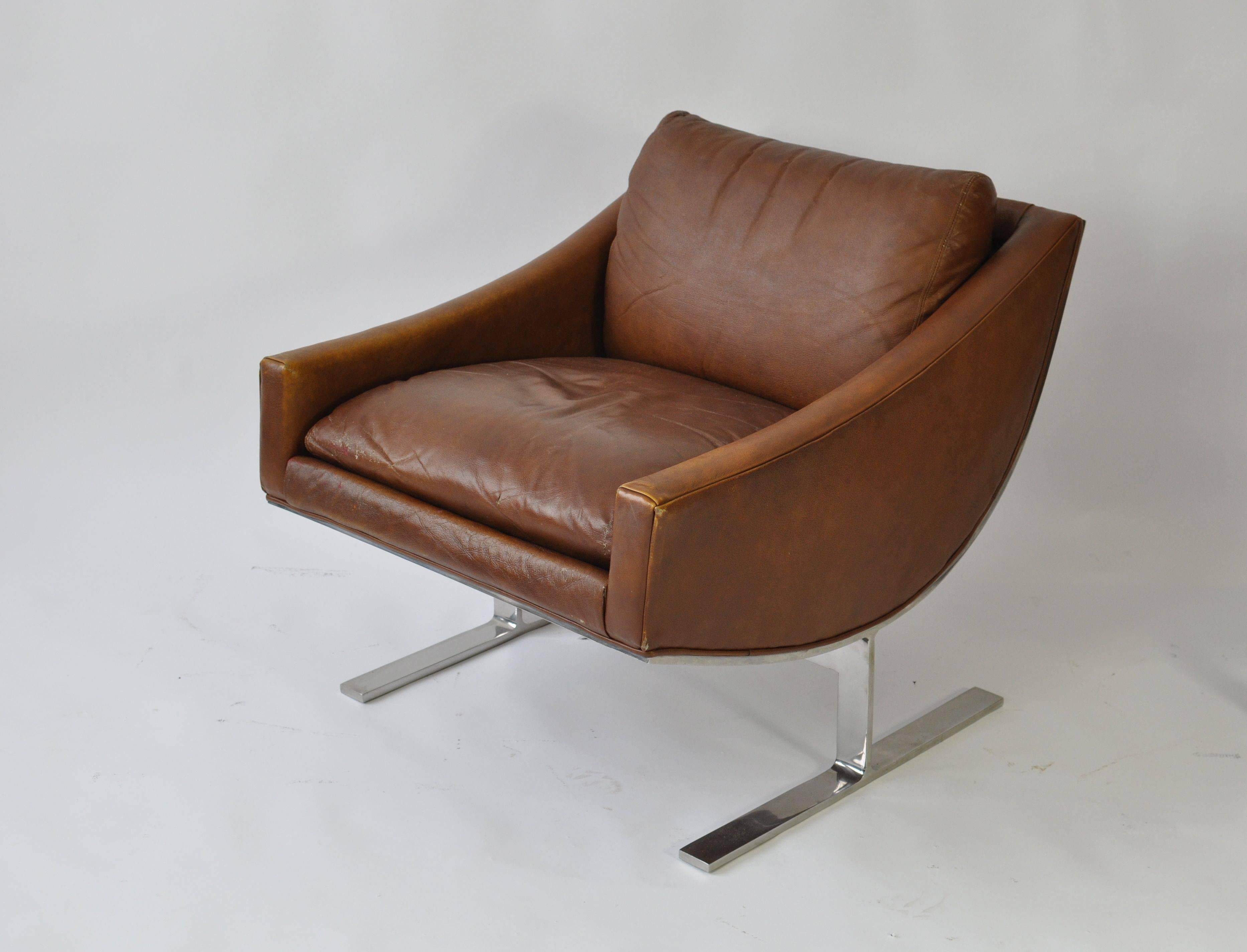 Mid-Century Modern Pair of Kipp Stewart Leather Lounge Chairs  For Sale