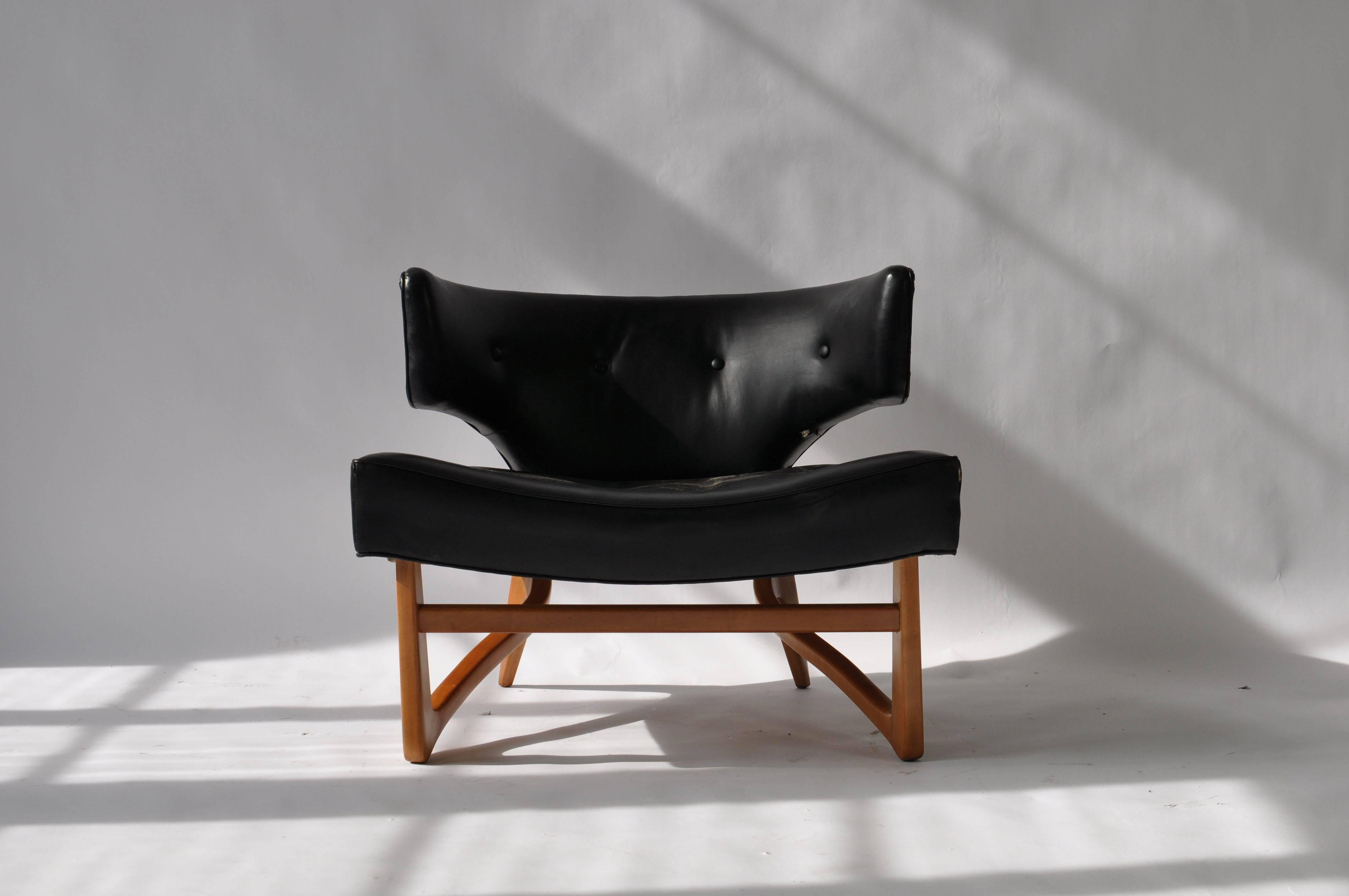 Mid-Century Modern Pair of Sculptural Lounge Chairs