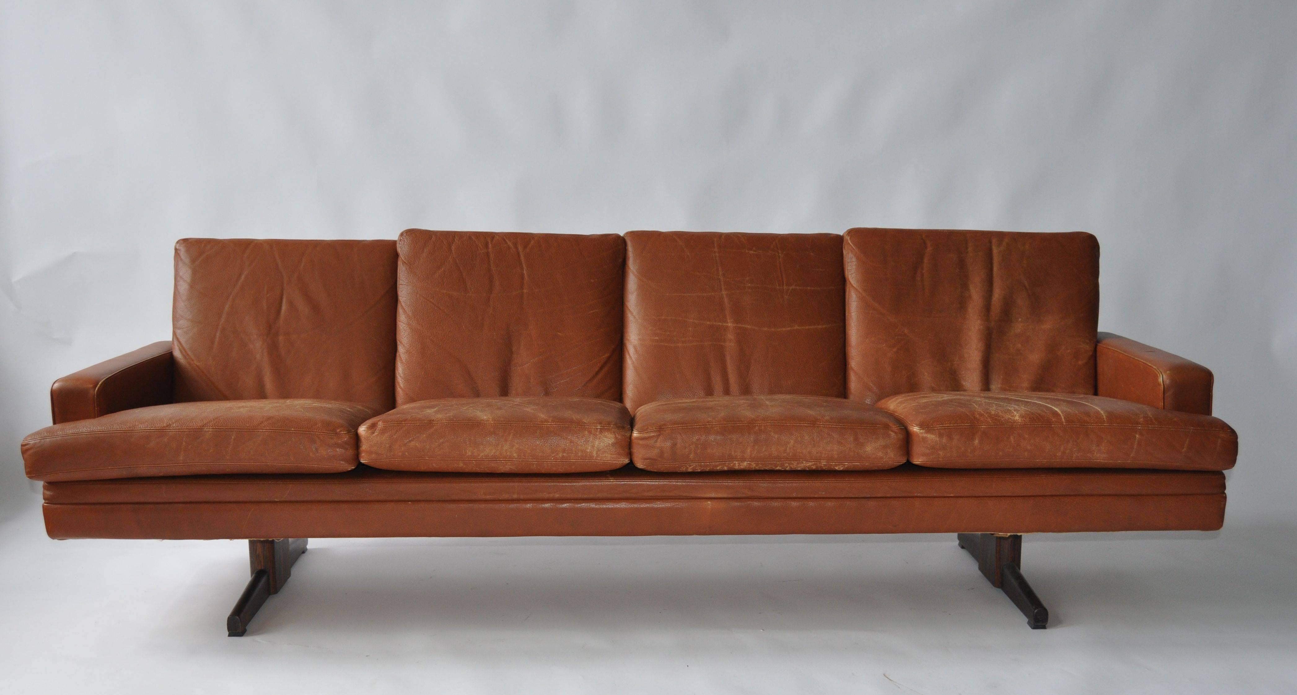 Fredrik Kayser leather and rosewood sofa for Vatne Mobler. Original leather.