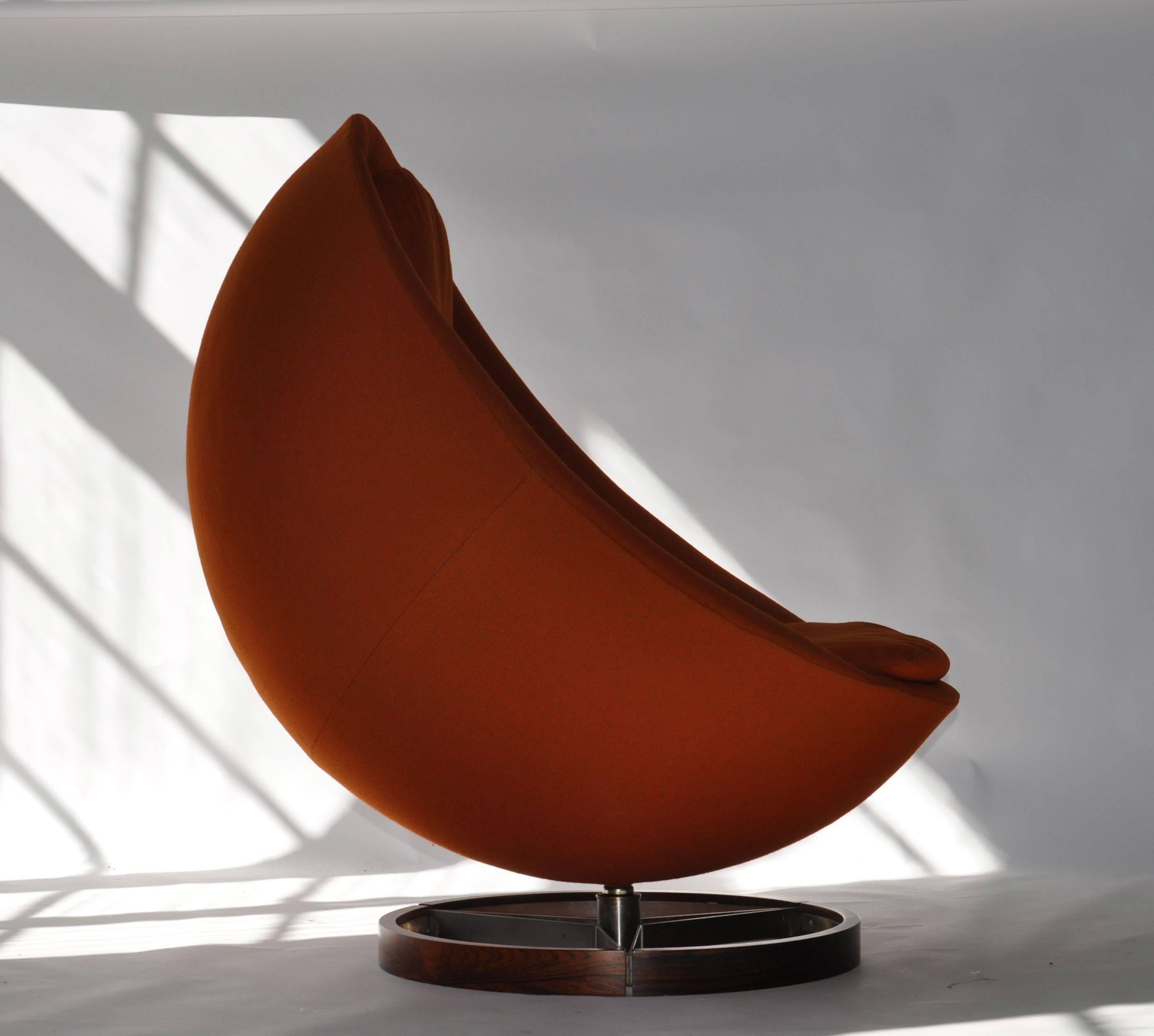 Norwegian Large-Scale Scandinavian Lounge Chair