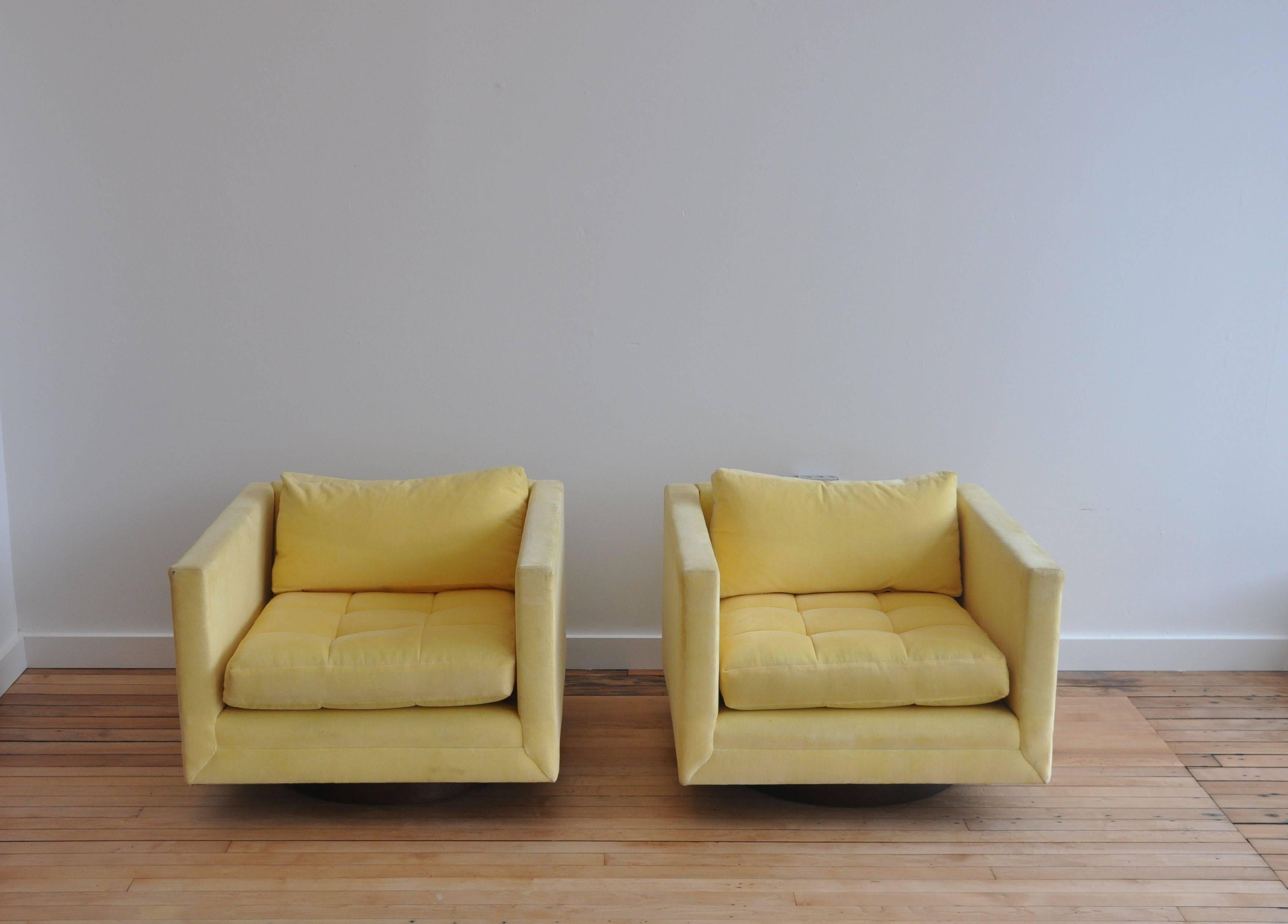 Pair of Harvey Probber Swivel Cube Chairs In Good Condition In Turners Falls, MA