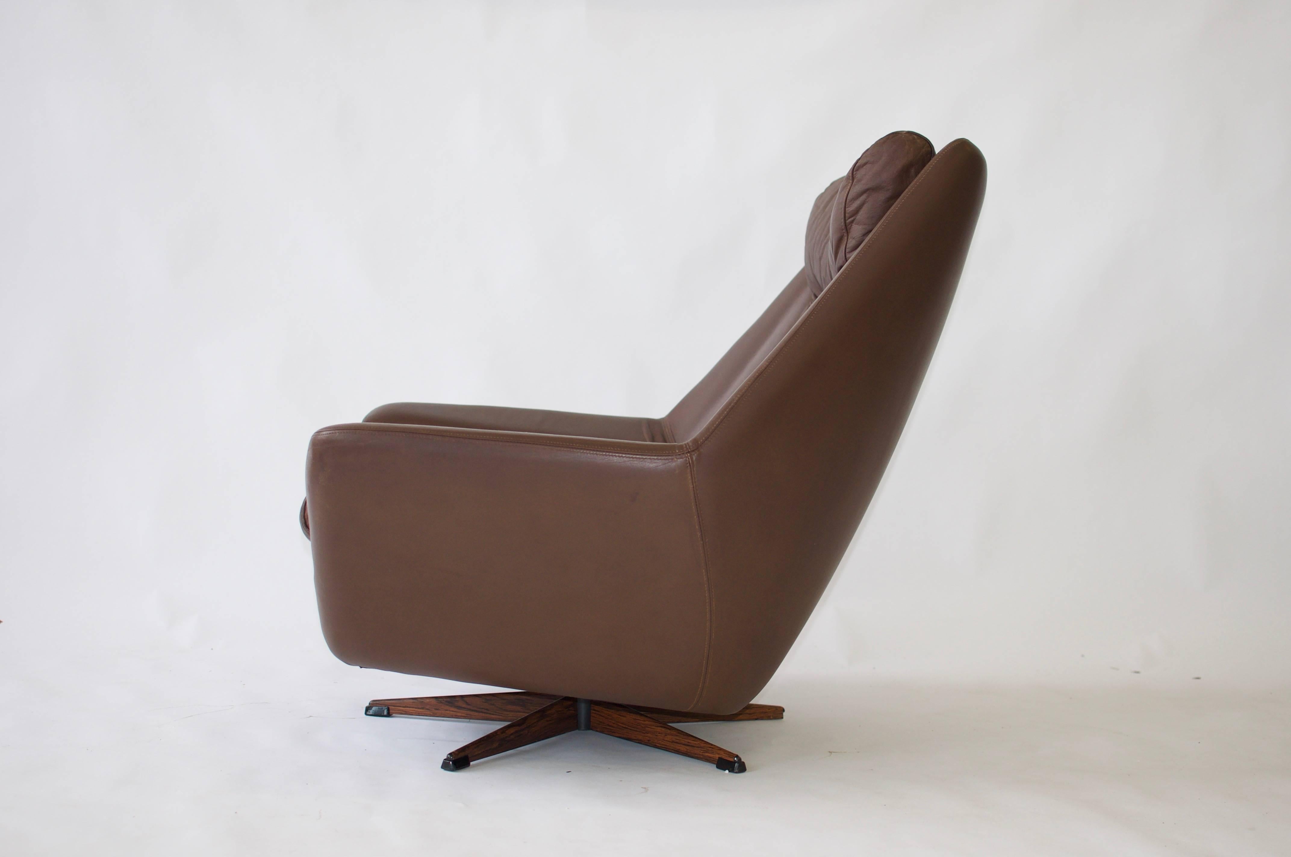 Scandinavian Modern H. W. Klein Swivel Leather Lounge Chair For Sale