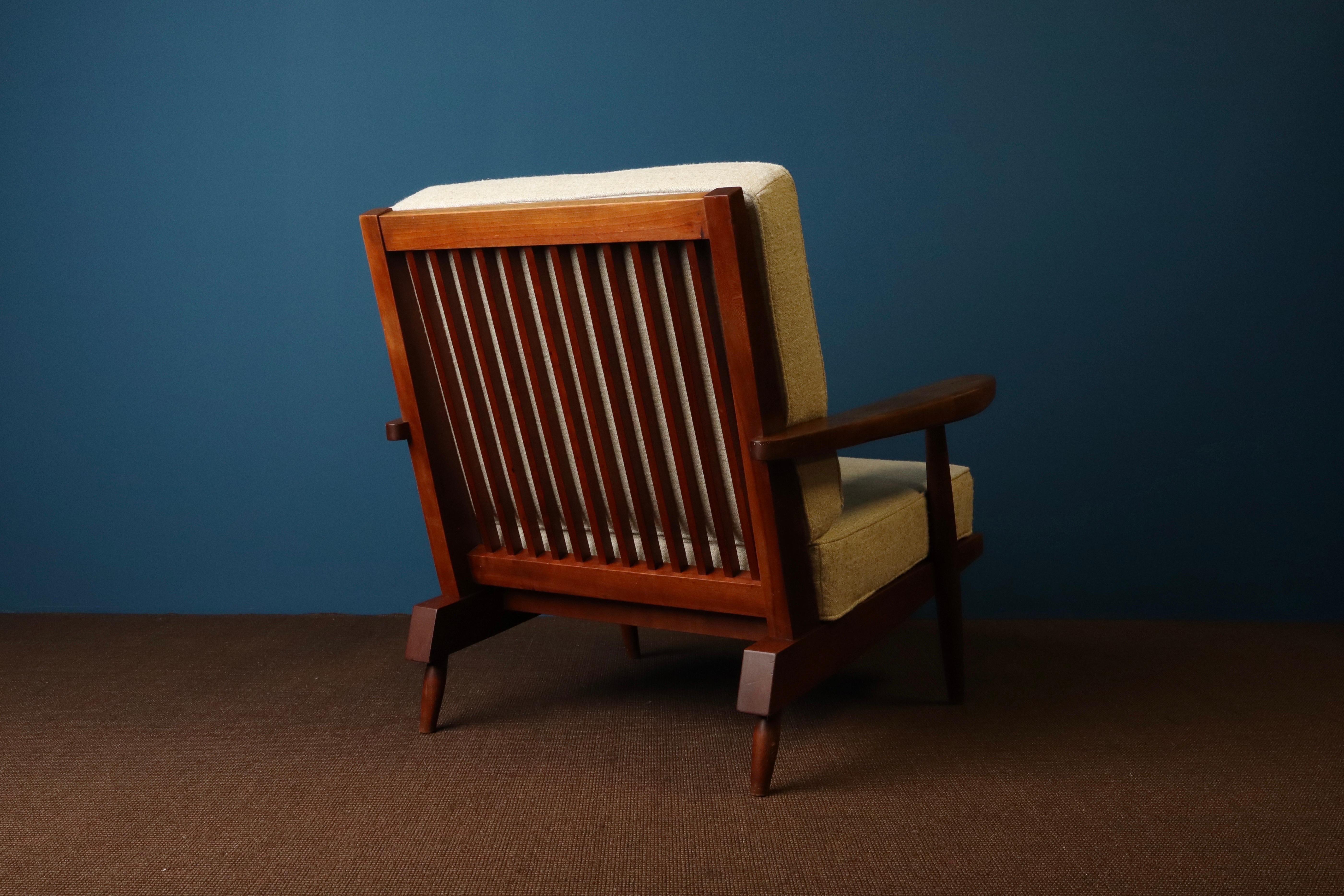 Américain Chaise longue 'Cushion' à dossier fuseau George Nakashima en cerisier noir américain en vente