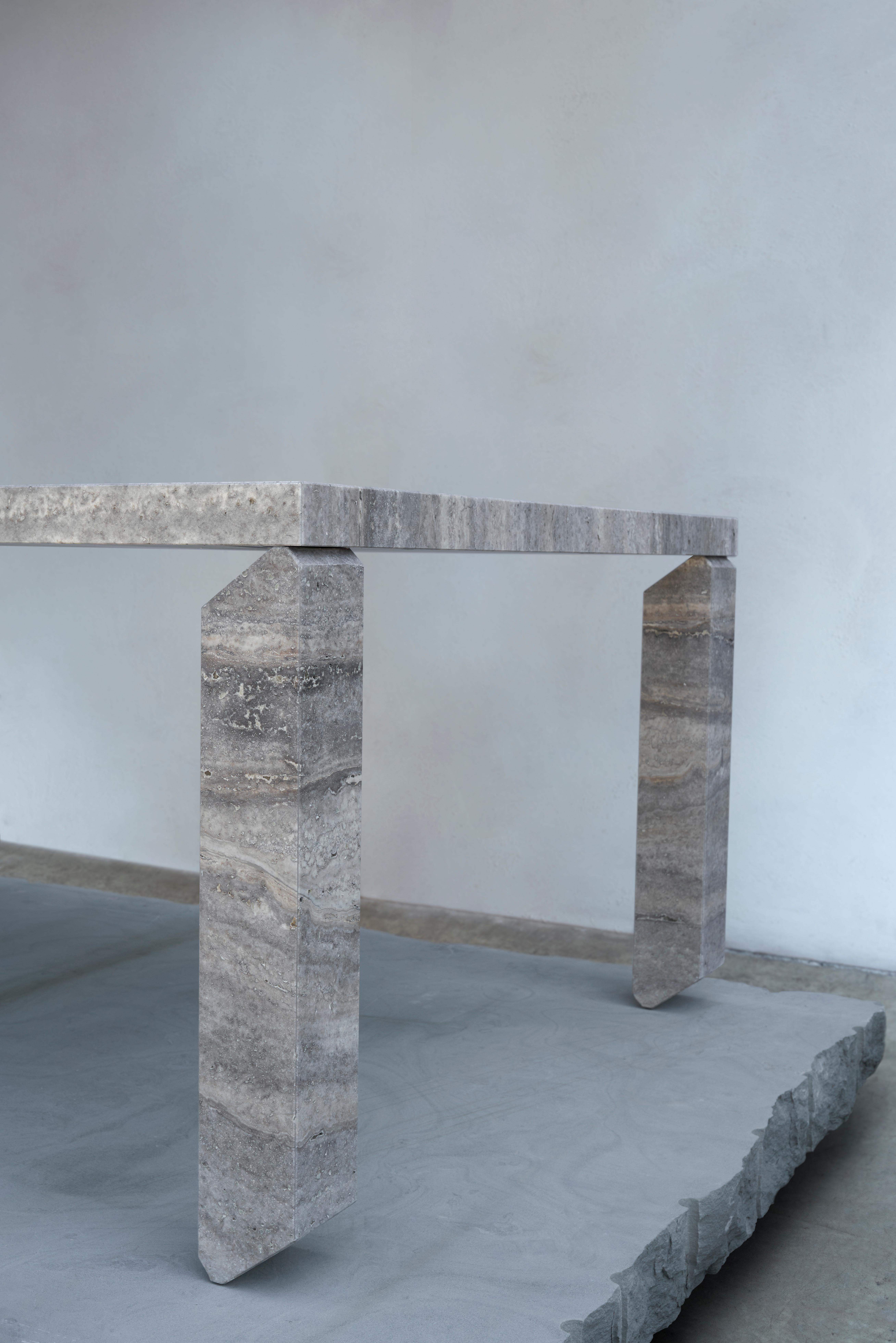 Tiptoe equilibrium marble dining table by dAM Atelier In New Condition For Sale In San Paolo D'argon, BG