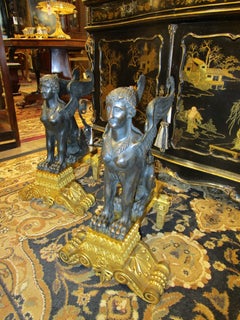 Ein schönes und großes Paar Sphinx-Kaminhaken im französischen Empire-Stil aus dem 19. Jahrhundert