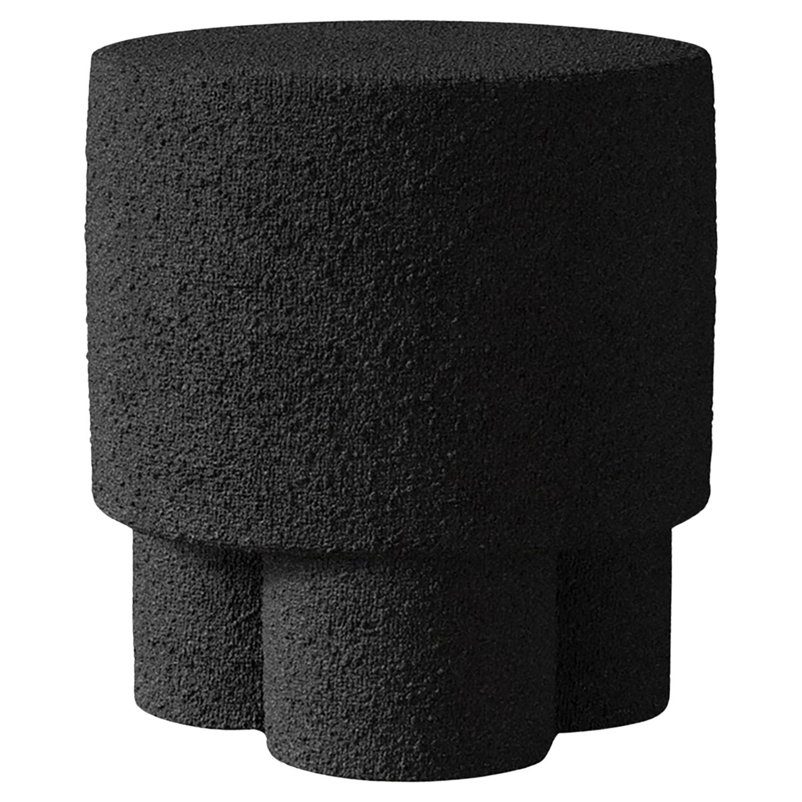 BOO-Pouf aus schwarzem Boucle von Hermhaus