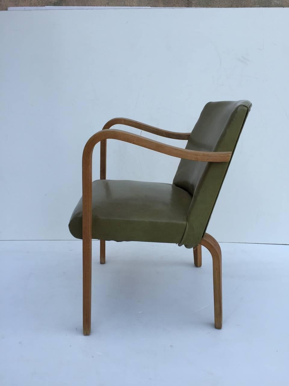Mid-Century Modern Pair of Petit Thonet Bentwood Armchairs