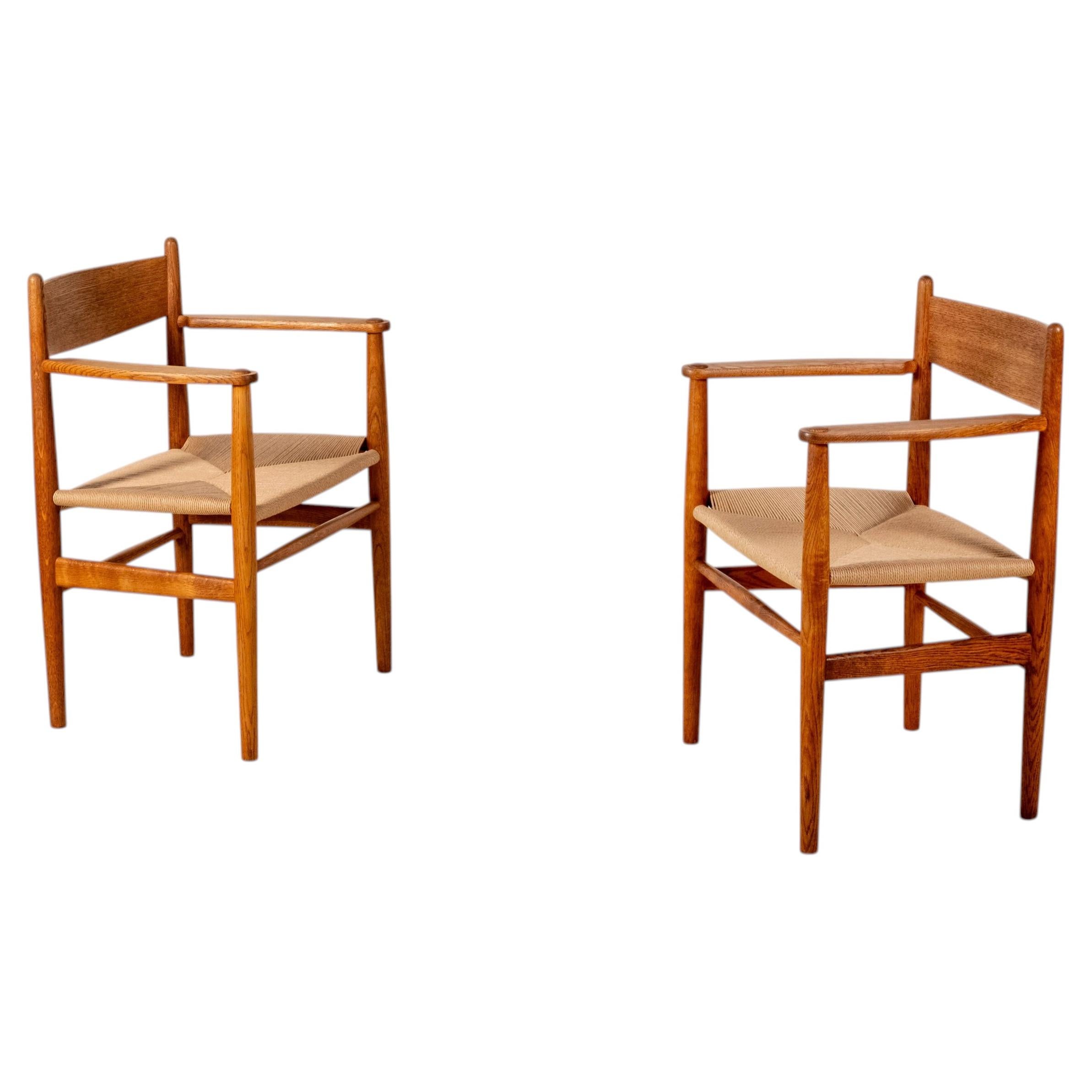 Pair of Hans J. Wegner CH37 Dining Chairs in Oiled Oak, 1979 Denmark For Sale