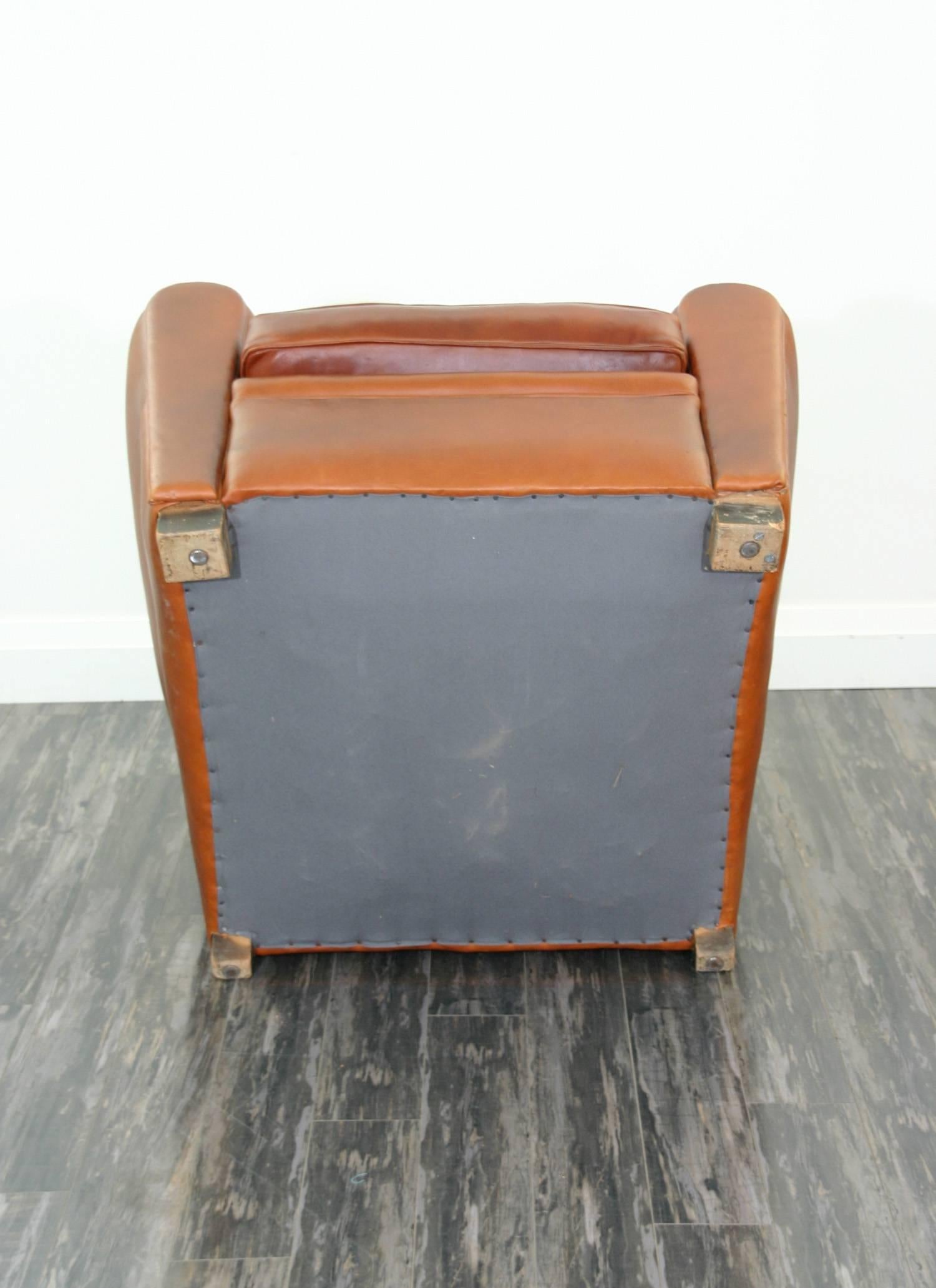 20th Century Pair of Leather Club Chairs For Sale