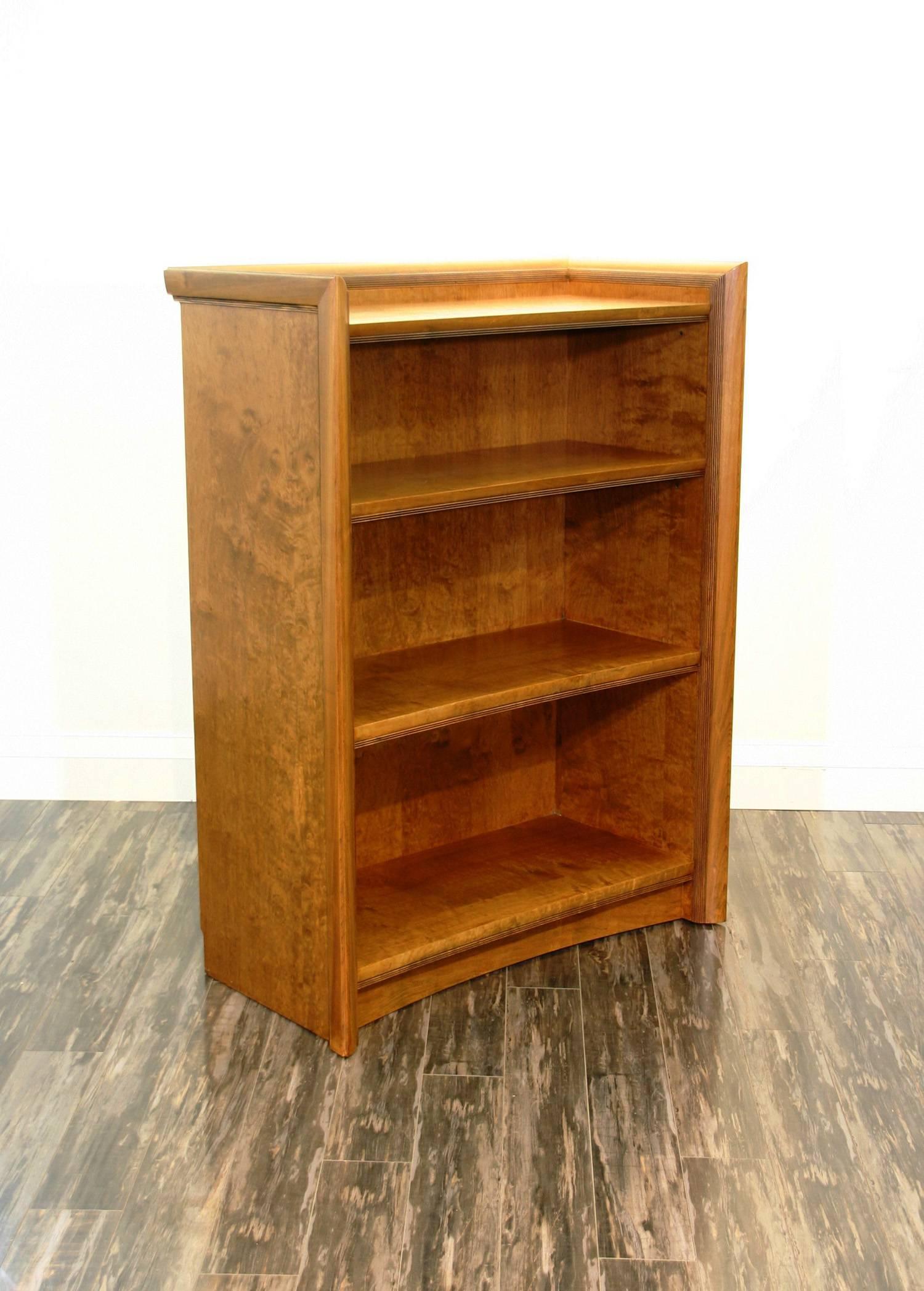 Mid-Century Modern Pair of Mid-Century Bookcases For Sale
