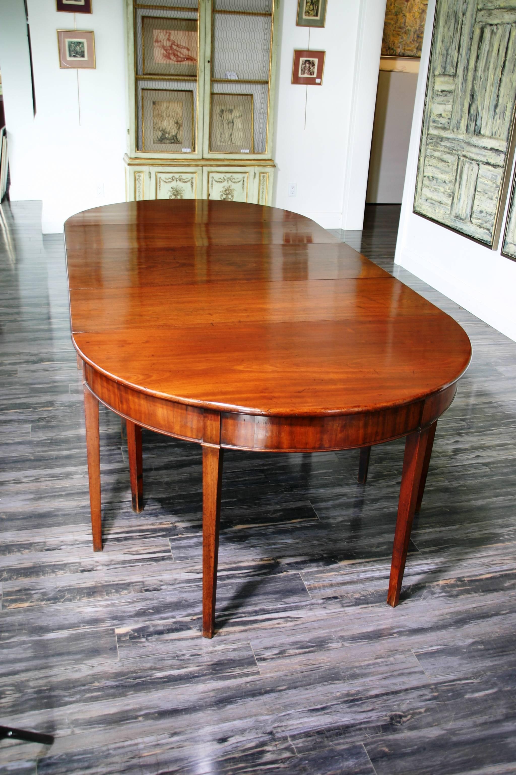 Mahogany Superb Original Late 18th Century Dining Table For Sale