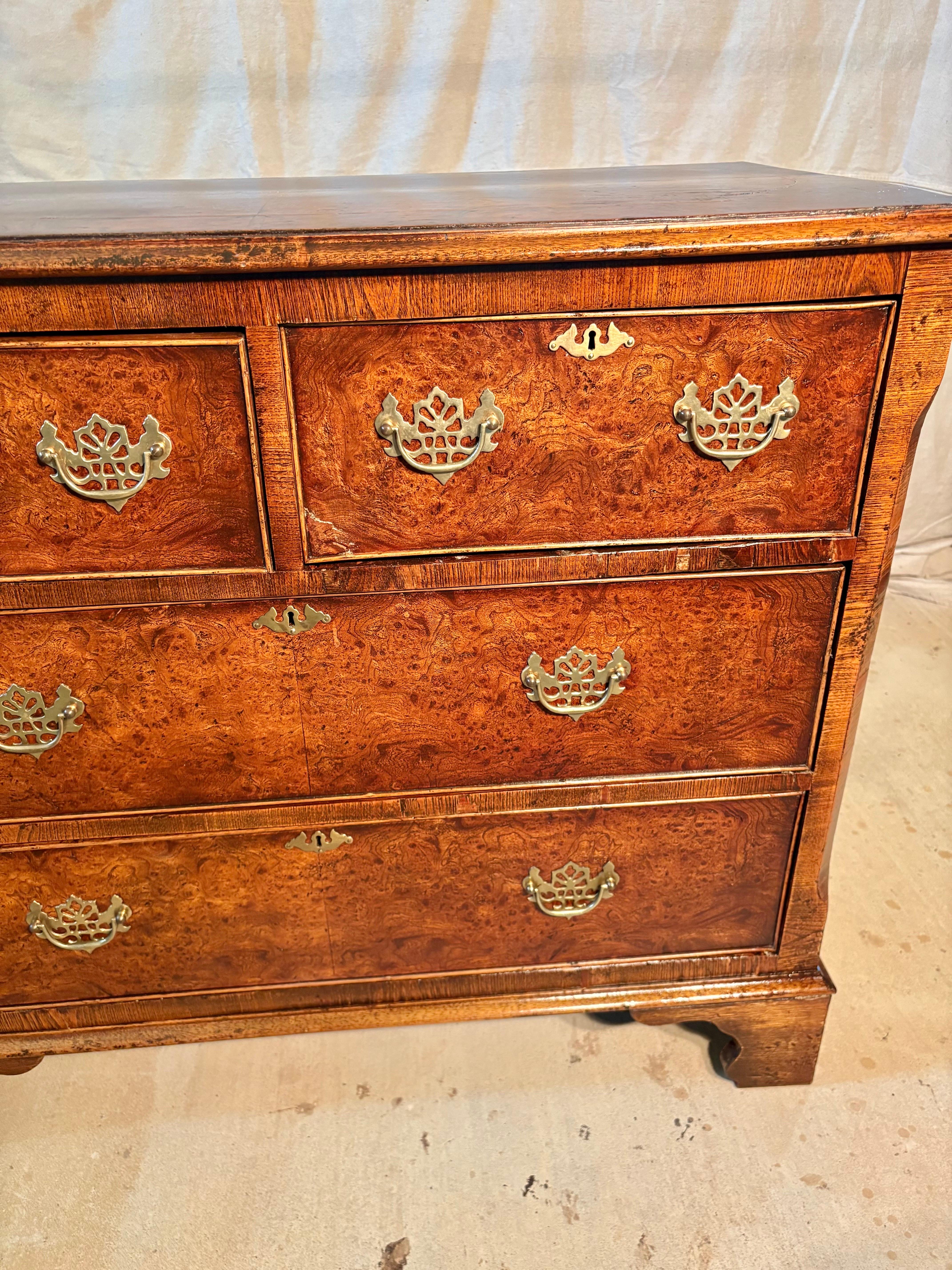 Late 19th Century English George II Style Burl Walnut Chest of Drawers For Sale 1